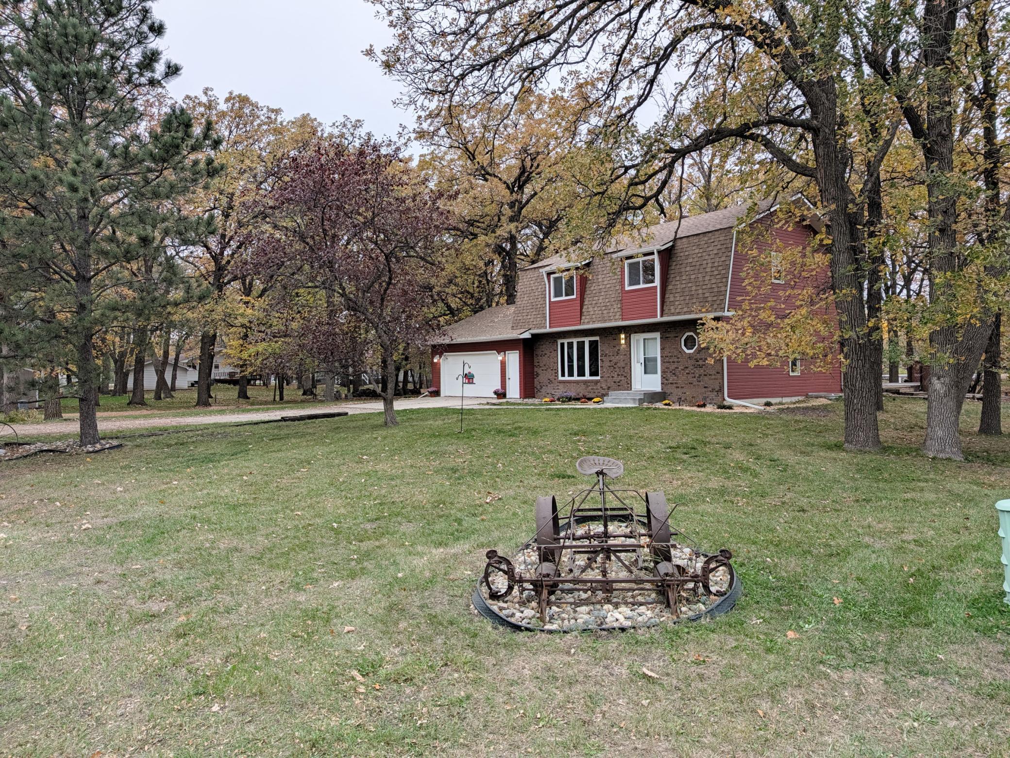 1975 single family home for sale at 5902 3RD Street N in Moorhead, MN — 3 bed, 3 bath (photo 8 of 64)