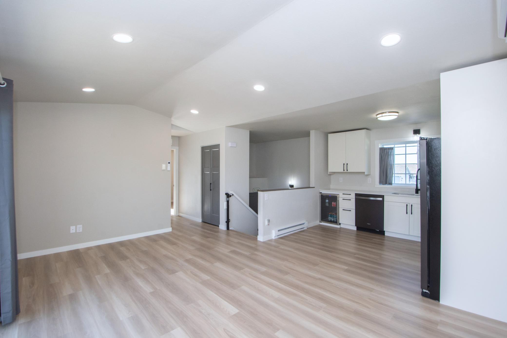 2009 single family home for sale at 223 MAPLE POINTE Boulevard in Mapleton, ND — 3 bed, 2 bath (photo 11 of 43)