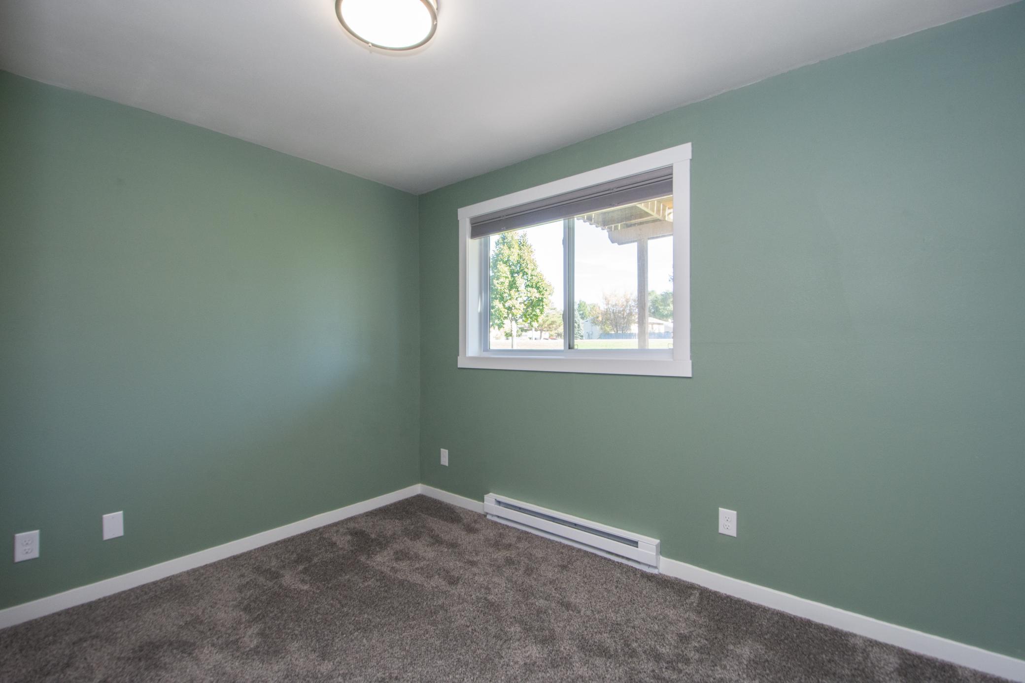 2009 single family home for sale at 223 MAPLE POINTE Boulevard in Mapleton, ND — 3 bed, 2 bath (photo 32 of 43)