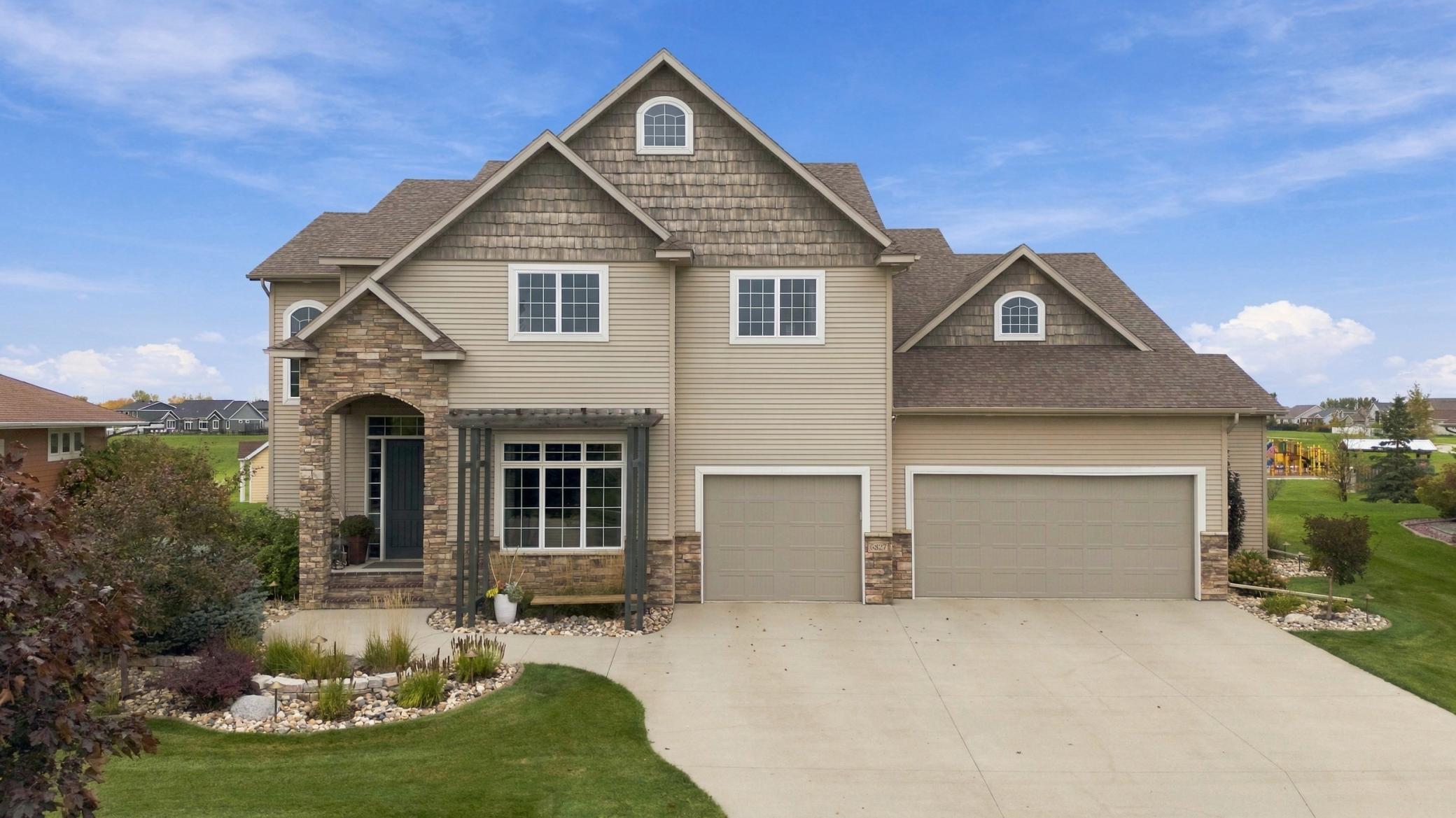 5827 Silverleaf Drive S, Fargo, ND