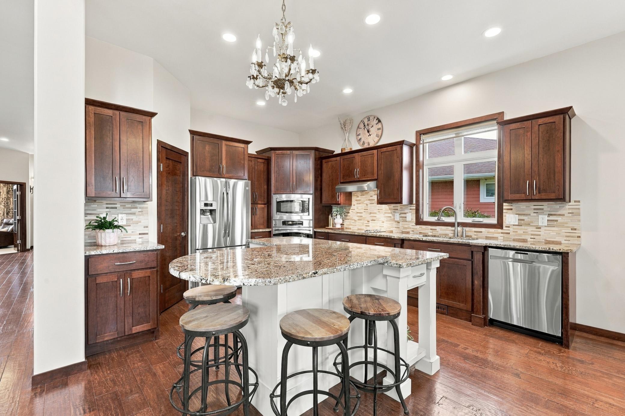 2010 single family home for sale at 5827 Silverleaf Drive S in Fargo, ND — 5 bed, 4 bath (photo 18 of 80)