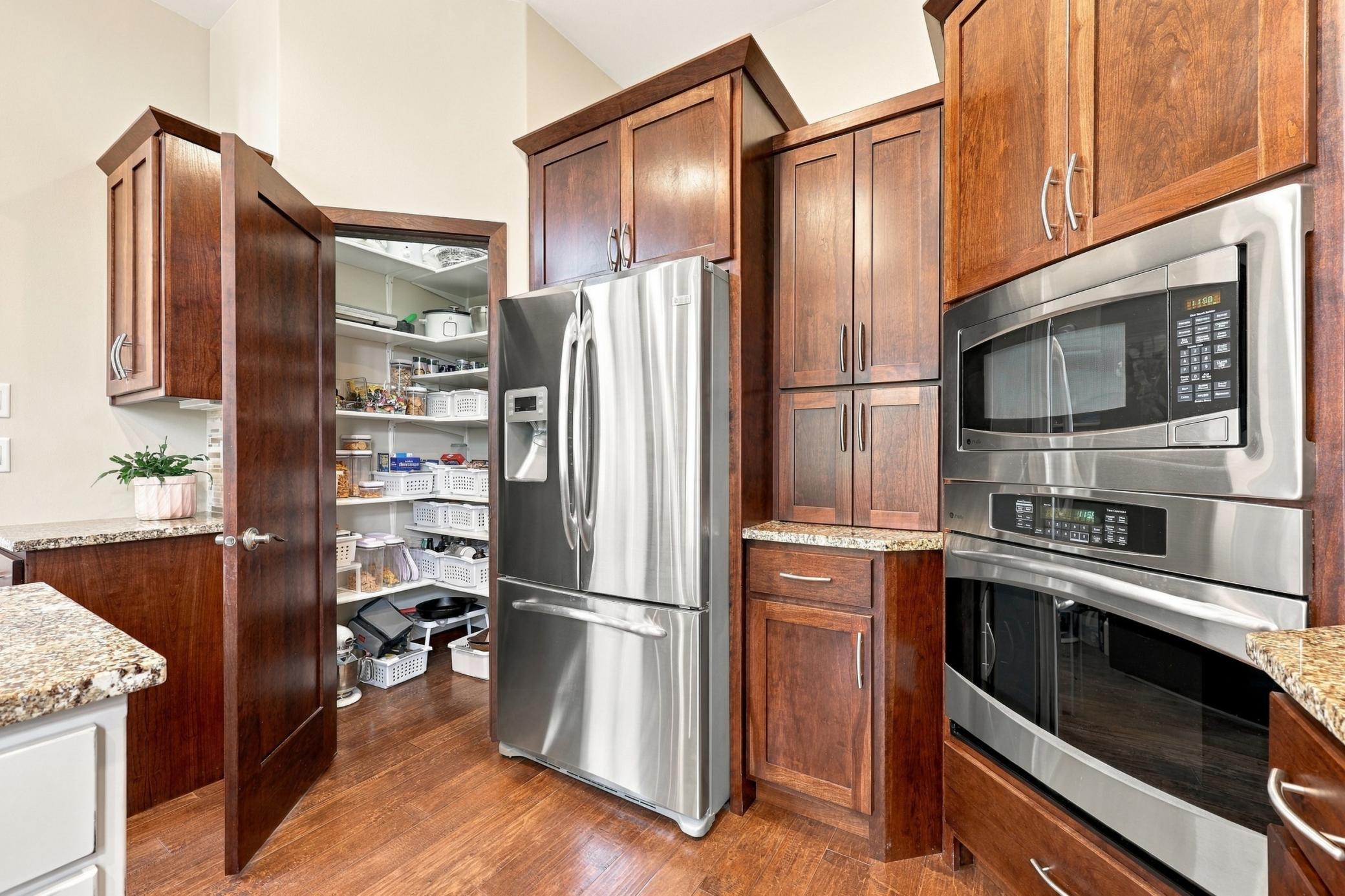 2010 single family home for sale at 5827 Silverleaf Drive S in Fargo, ND — 5 bed, 4 bath (photo 22 of 80)