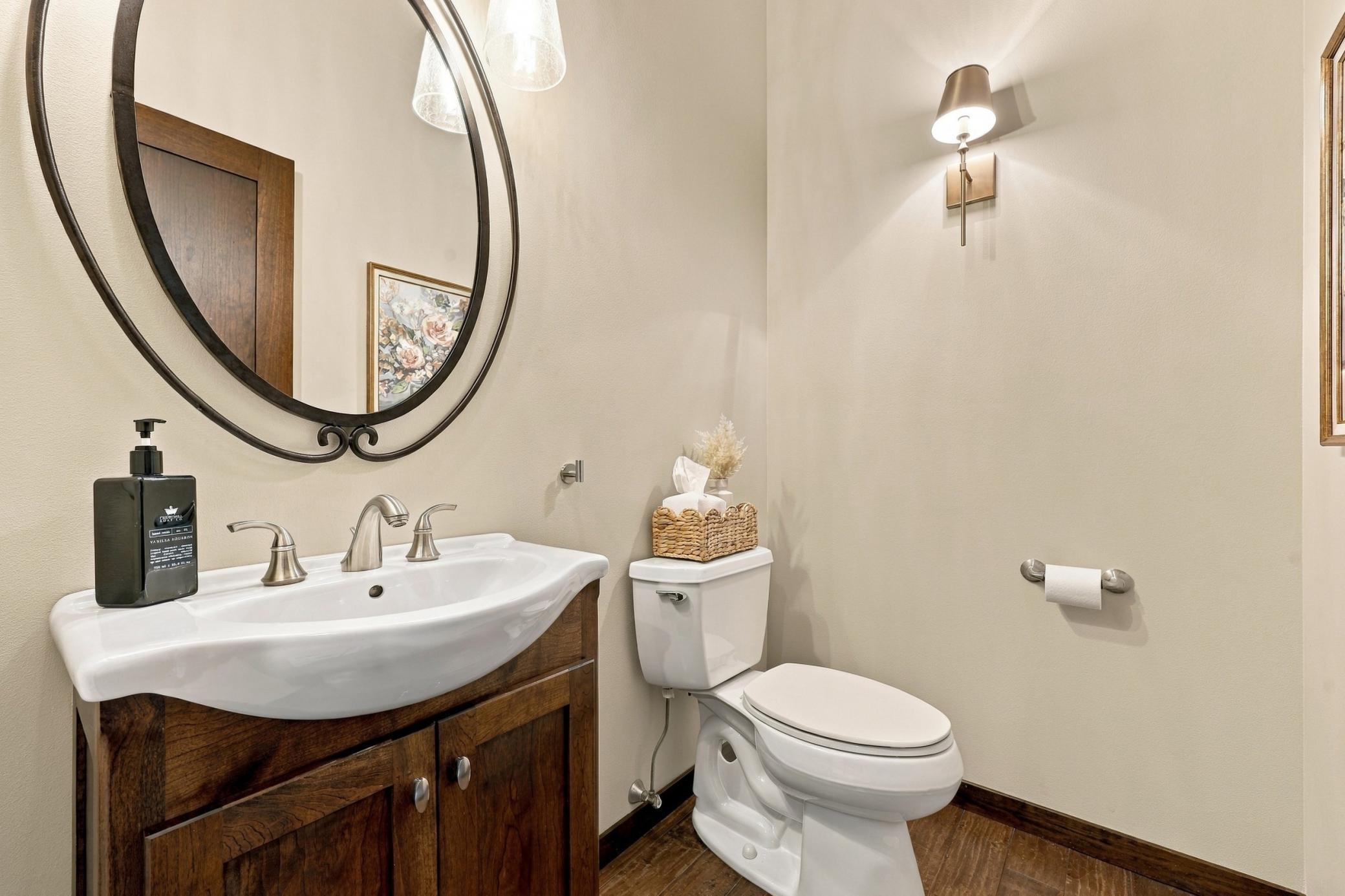 2010 single family home for sale at 5827 Silverleaf Drive S in Fargo, ND — 5 bed, 4 bath (photo 37 of 80)