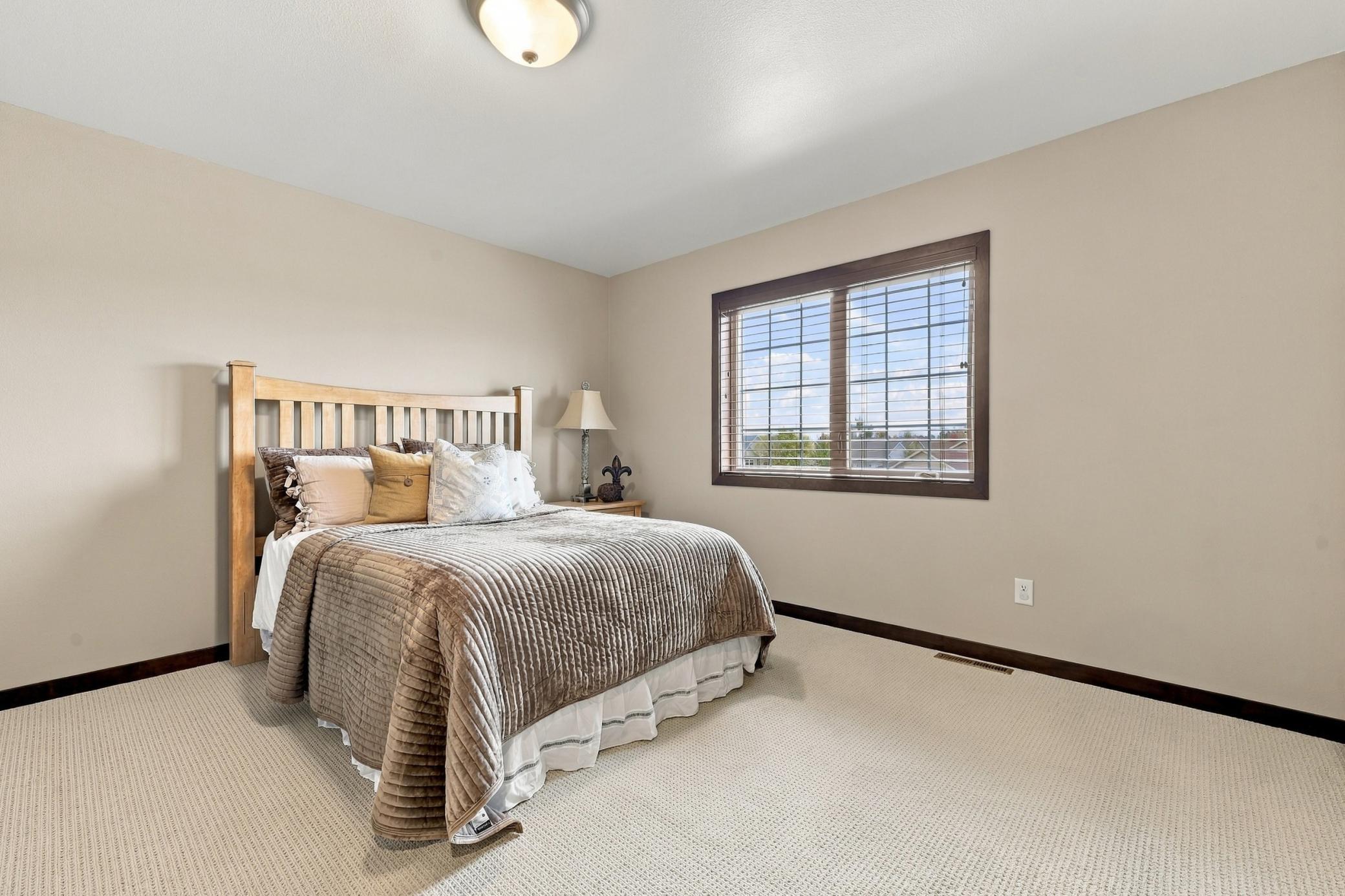 2010 single family home for sale at 5827 Silverleaf Drive S in Fargo, ND — 5 bed, 4 bath (photo 48 of 80)