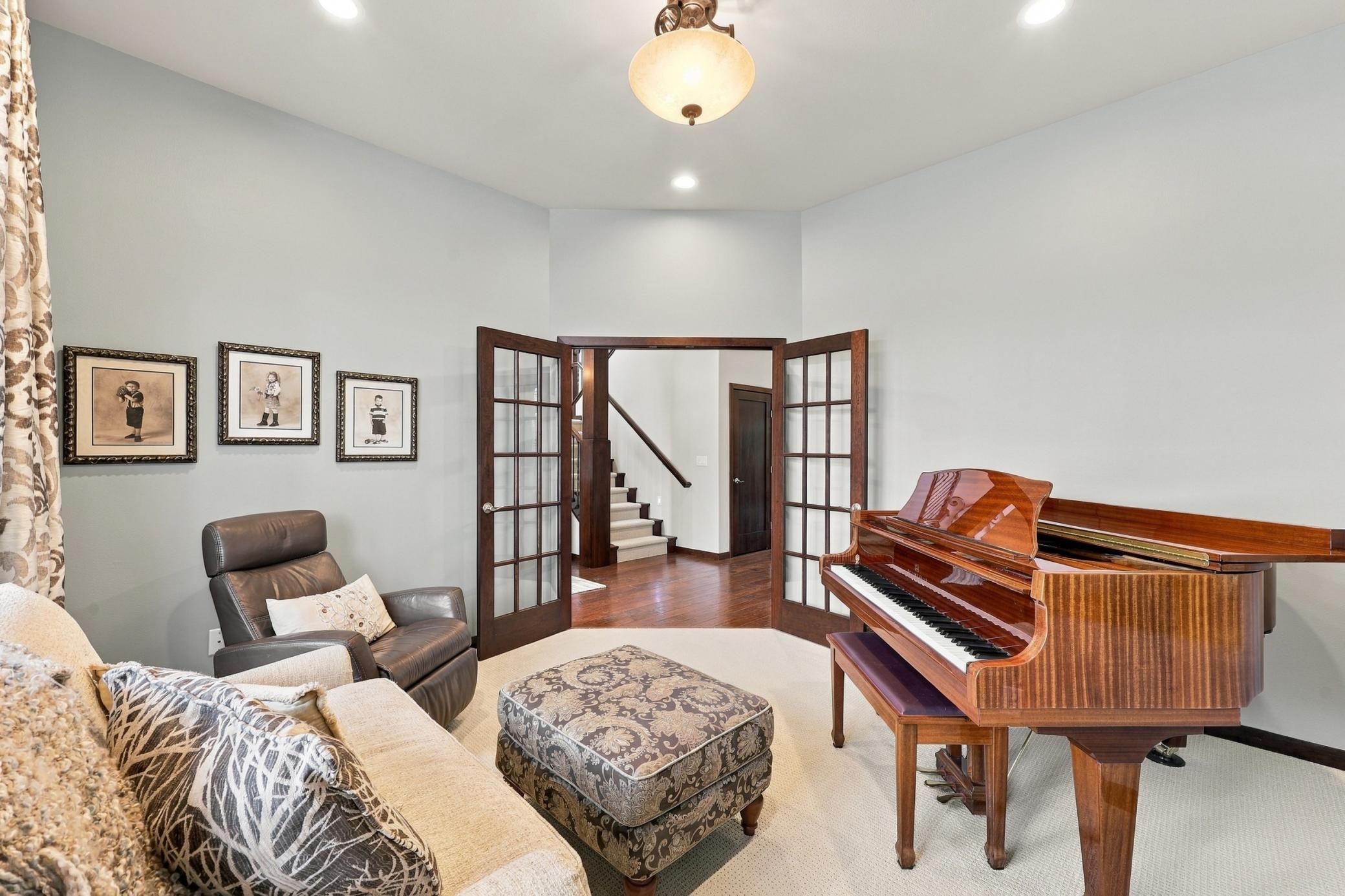 2010 single family home for sale at 5827 Silverleaf Drive S in Fargo, ND — 5 bed, 4 bath (photo 10 of 80)