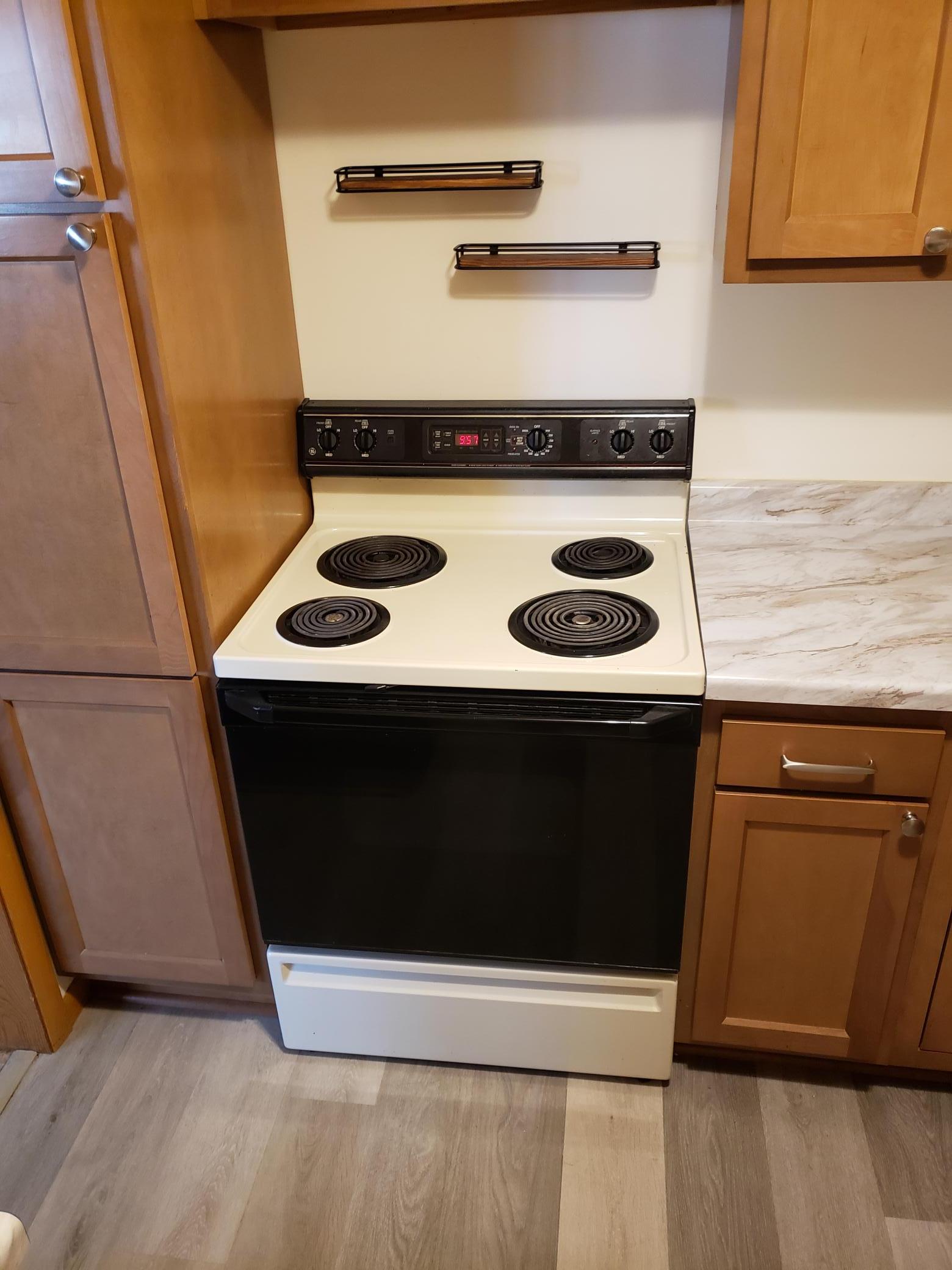 1966 home for sale at 1229-1231 Jefferson Street in Alexandria, MN — 11 bed, 4 bath (photo 23 of 32)
