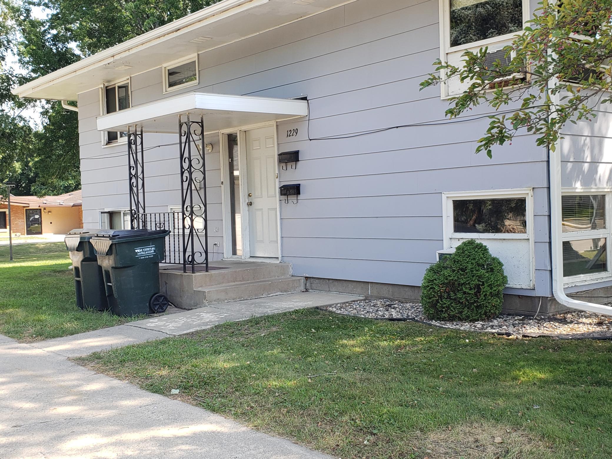 1966 home for sale at 1229-1231 Jefferson Street in Alexandria, MN — 11 bed, 4 bath (photo 27 of 32)