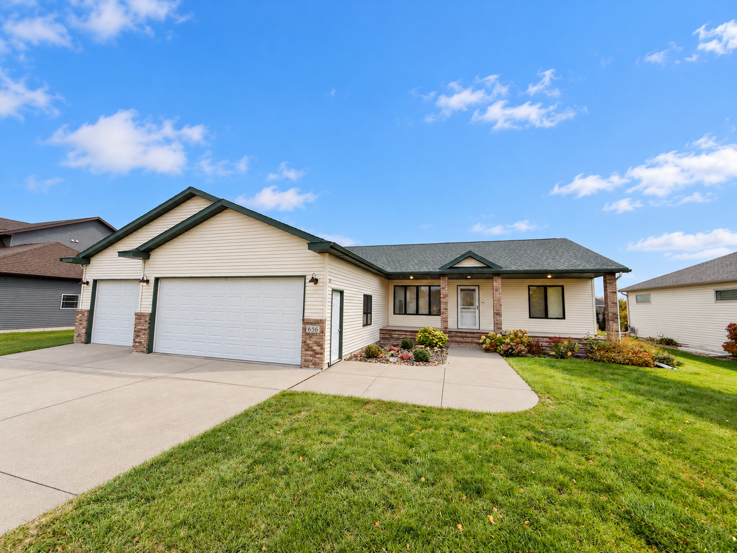 2019 single family home for sale at 656 Westminster Drive in Moorhead, MN — 5 bed, 3 bath
