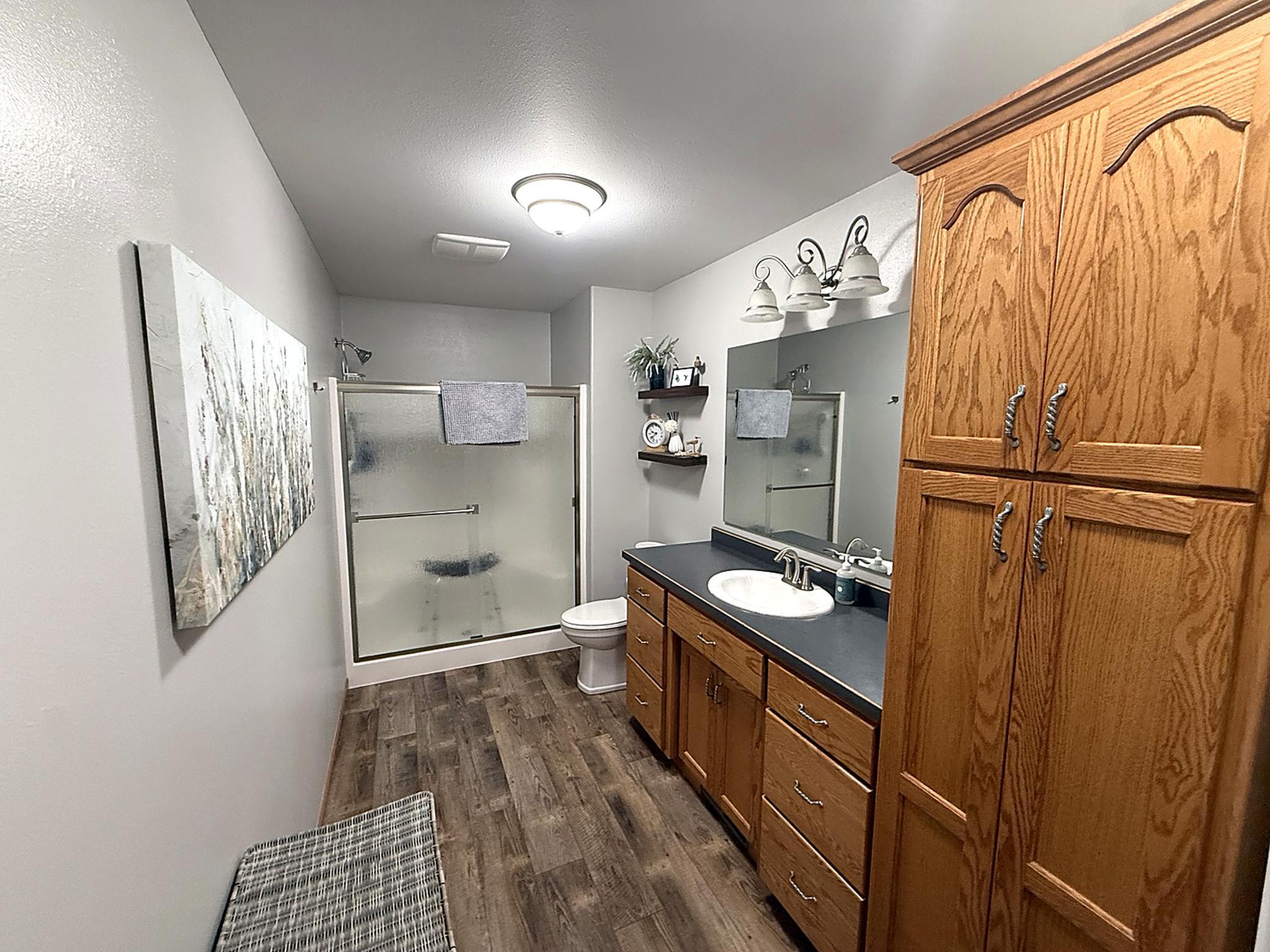 2019 single family home for sale at 656 Westminster Drive in Moorhead, MN — 5 bed, 3 bath (photo 13 of 29)