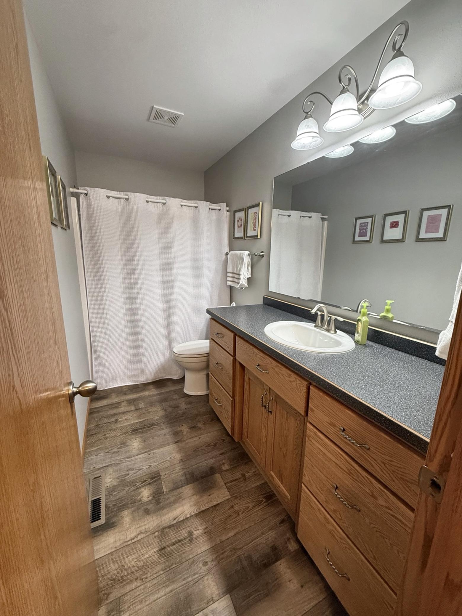 2019 single family home for sale at 656 Westminster Drive in Moorhead, MN — 5 bed, 3 bath (photo 18 of 29)