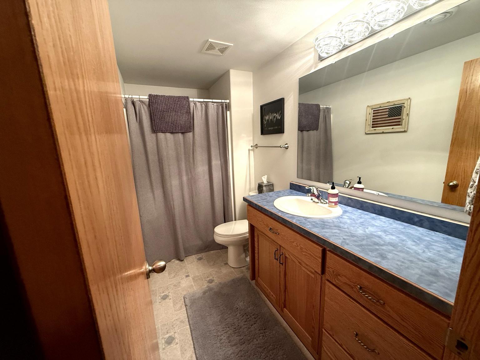 2019 single family home for sale at 656 Westminster Drive in Moorhead, MN — 5 bed, 3 bath (photo 27 of 29)