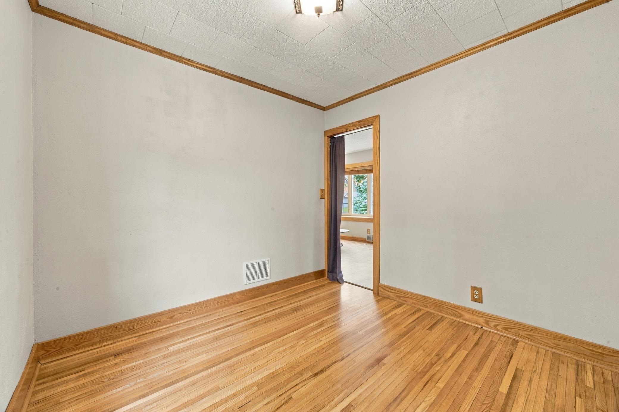 1953 single family home for sale at 1825 4th Street S in Moorhead, MN — 3 bed, 2 bath (photo 13 of 41)
