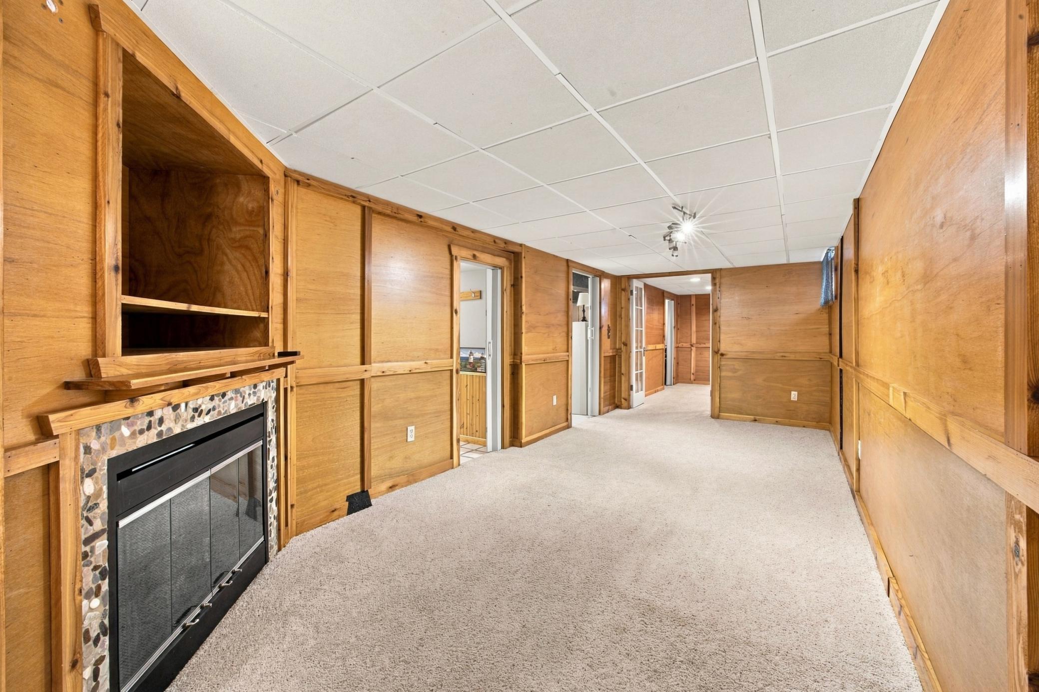 1953 single family home for sale at 1825 4th Street S in Moorhead, MN — 3 bed, 2 bath (photo 15 of 41)