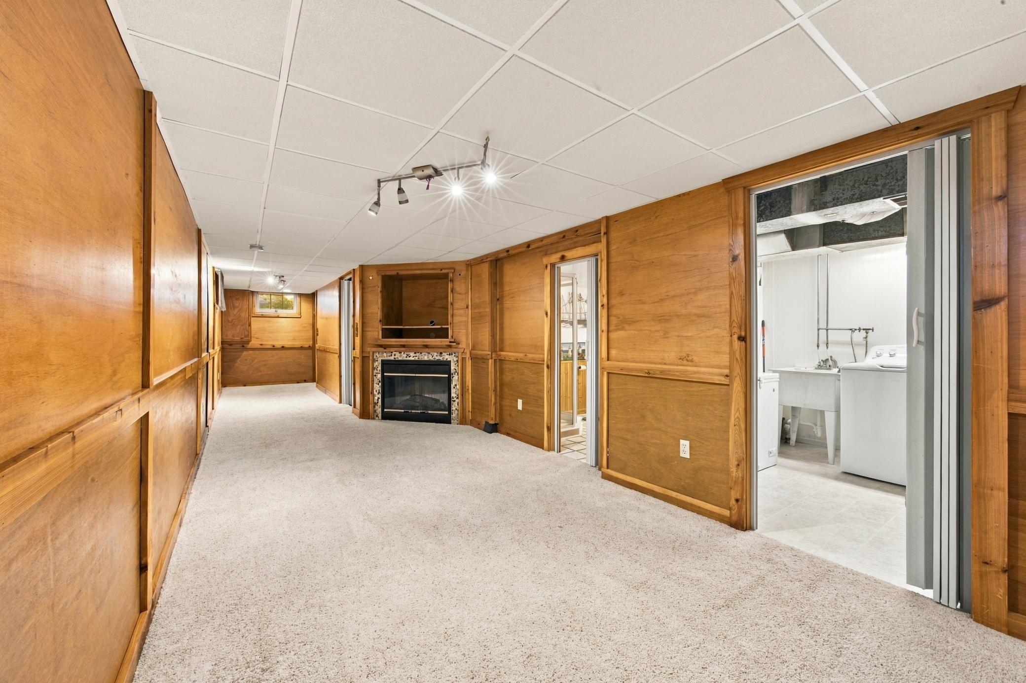 1953 single family home for sale at 1825 4th Street S in Moorhead, MN — 3 bed, 2 bath (photo 16 of 41)