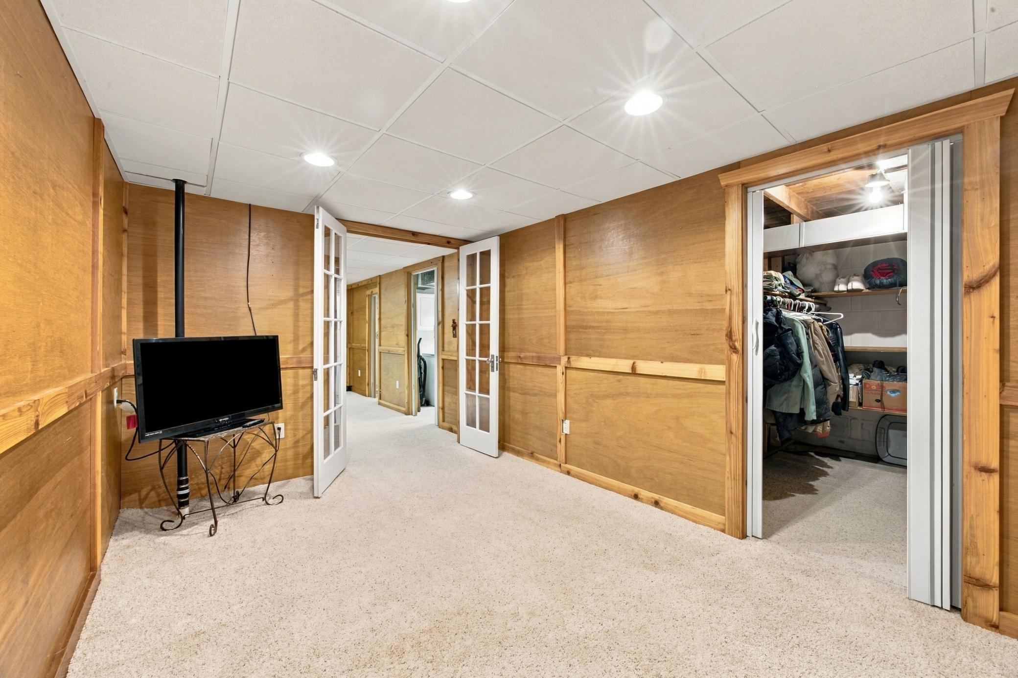 1953 single family home for sale at 1825 4th Street S in Moorhead, MN — 3 bed, 2 bath (photo 17 of 41)
