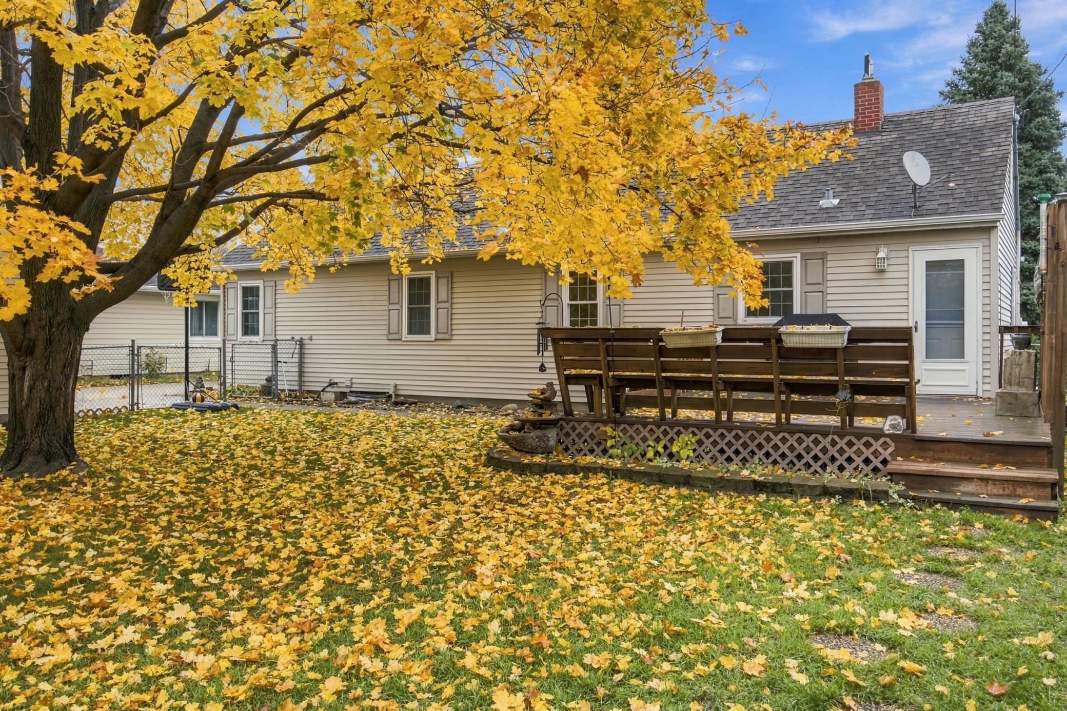 1953 single family home for sale at 1825 4th Street S in Moorhead, MN — 3 bed, 2 bath (photo 20 of 41)
