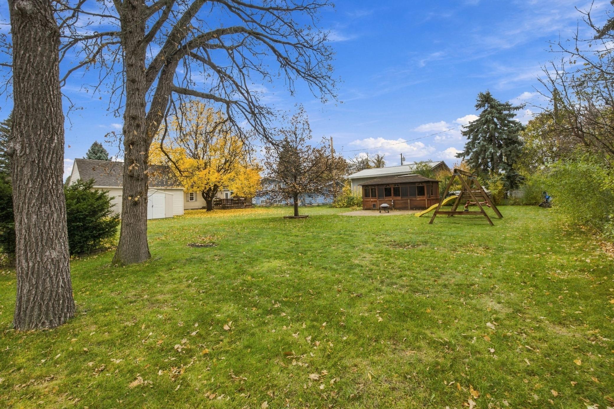 1953 single family home for sale at 1825 4th Street S in Moorhead, MN — 3 bed, 2 bath (photo 24 of 41)