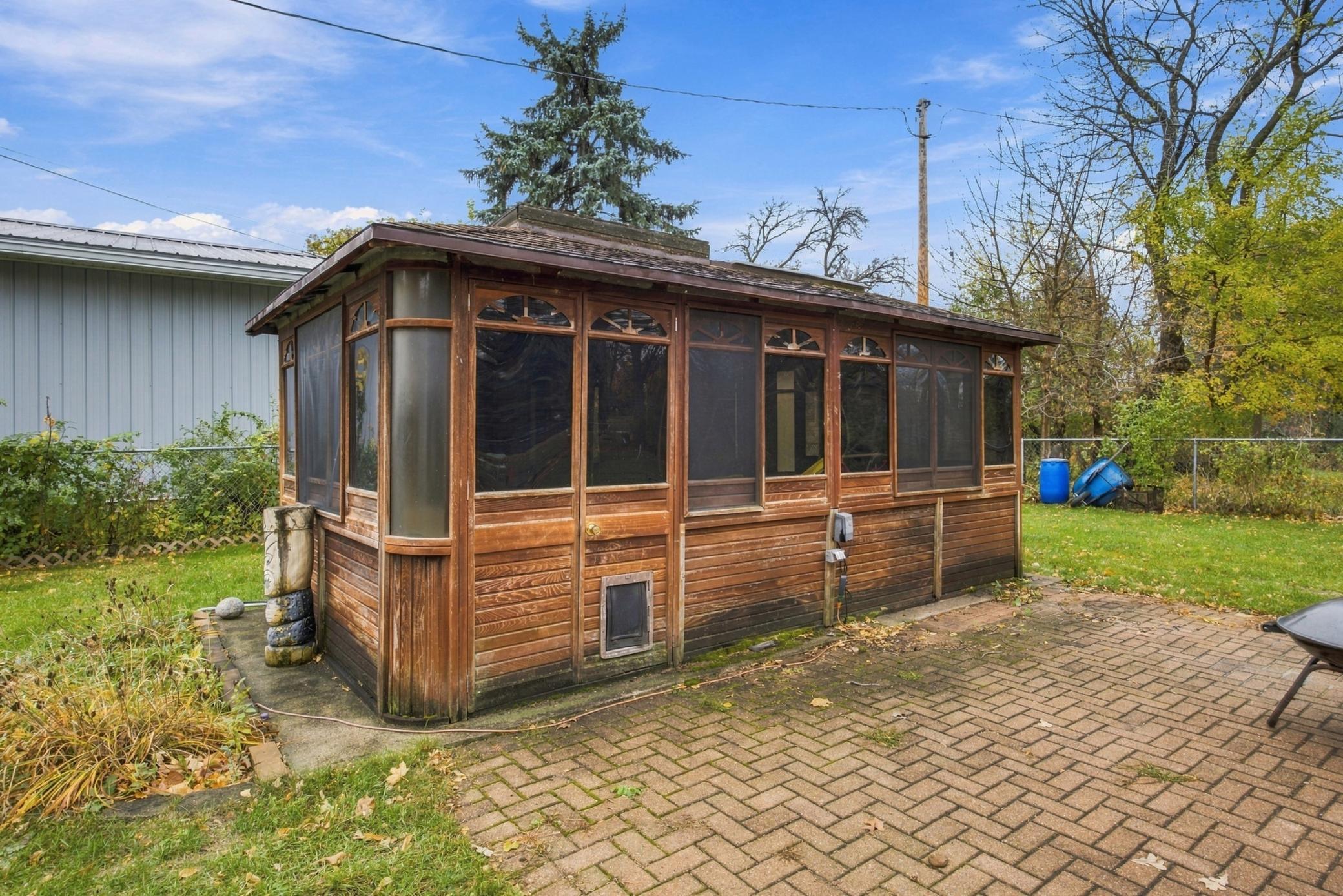 1953 single family home for sale at 1825 4th Street S in Moorhead, MN — 3 bed, 2 bath (photo 25 of 41)