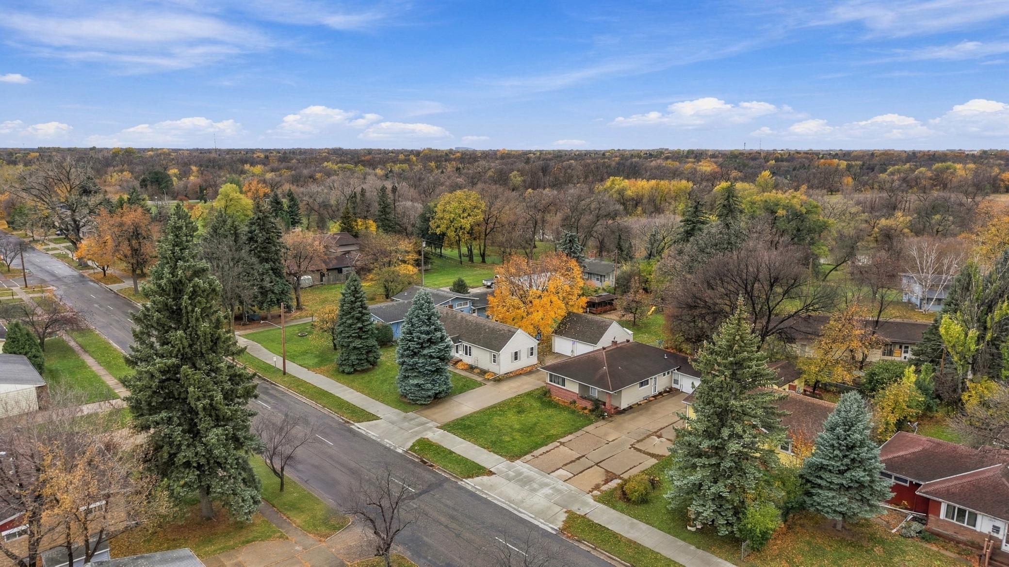 1953 single family home for sale at 1825 4th Street S in Moorhead, MN — 3 bed, 2 bath (photo 34 of 41)