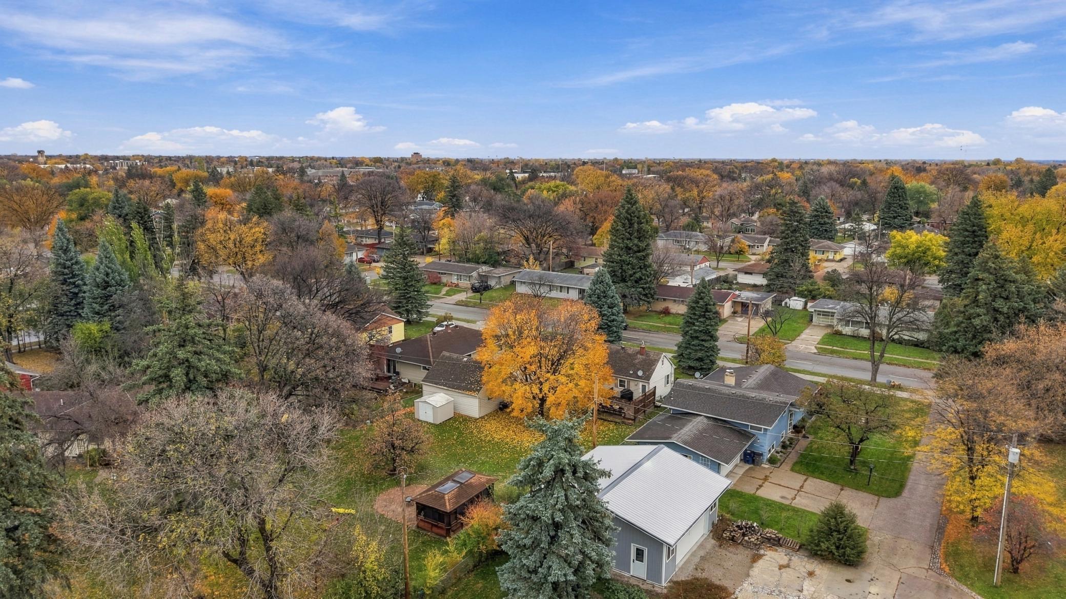 1953 single family home for sale at 1825 4th Street S in Moorhead, MN — 3 bed, 2 bath (photo 36 of 41)