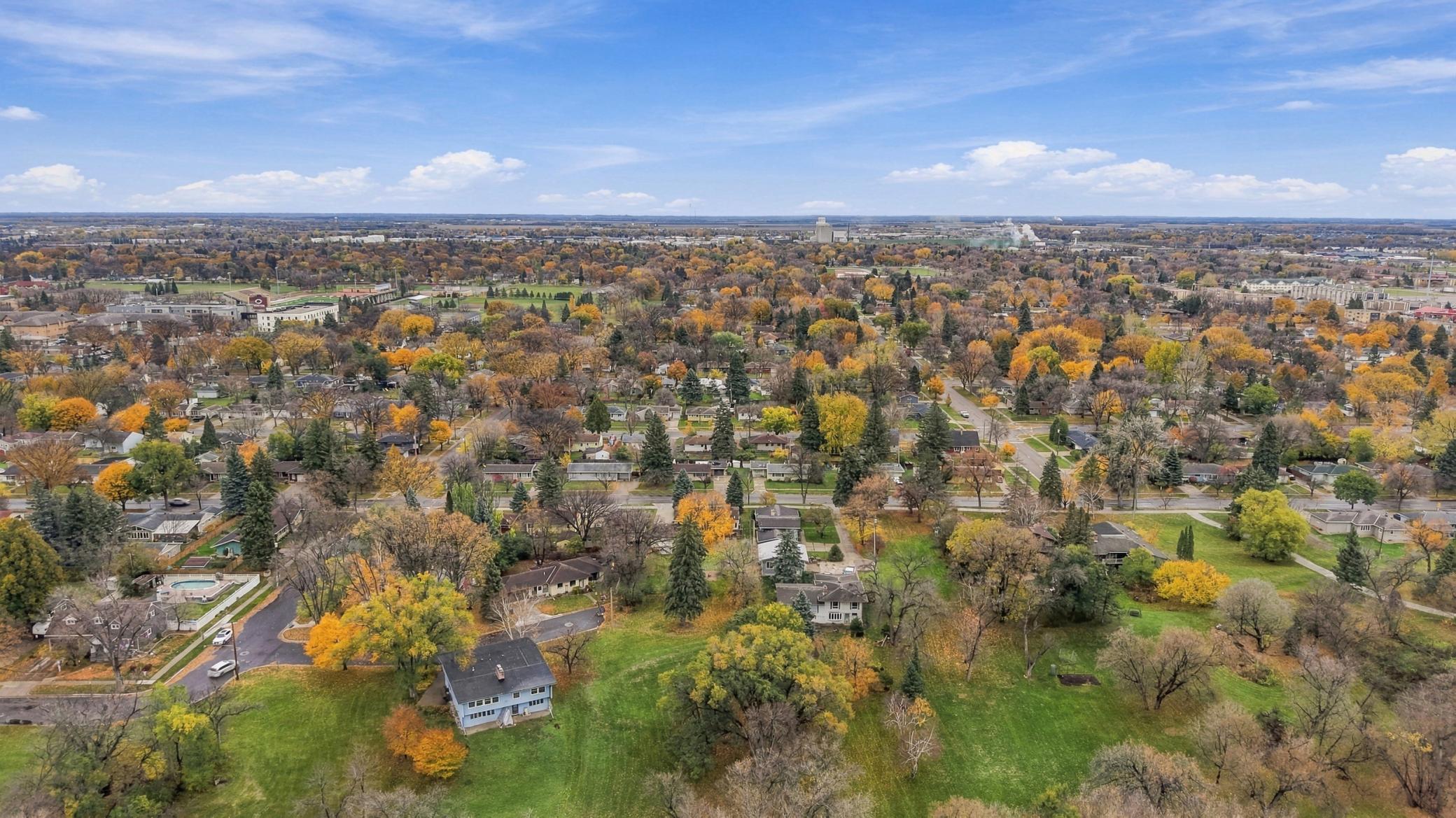 1953 single family home for sale at 1825 4th Street S in Moorhead, MN — 3 bed, 2 bath (photo 40 of 41)