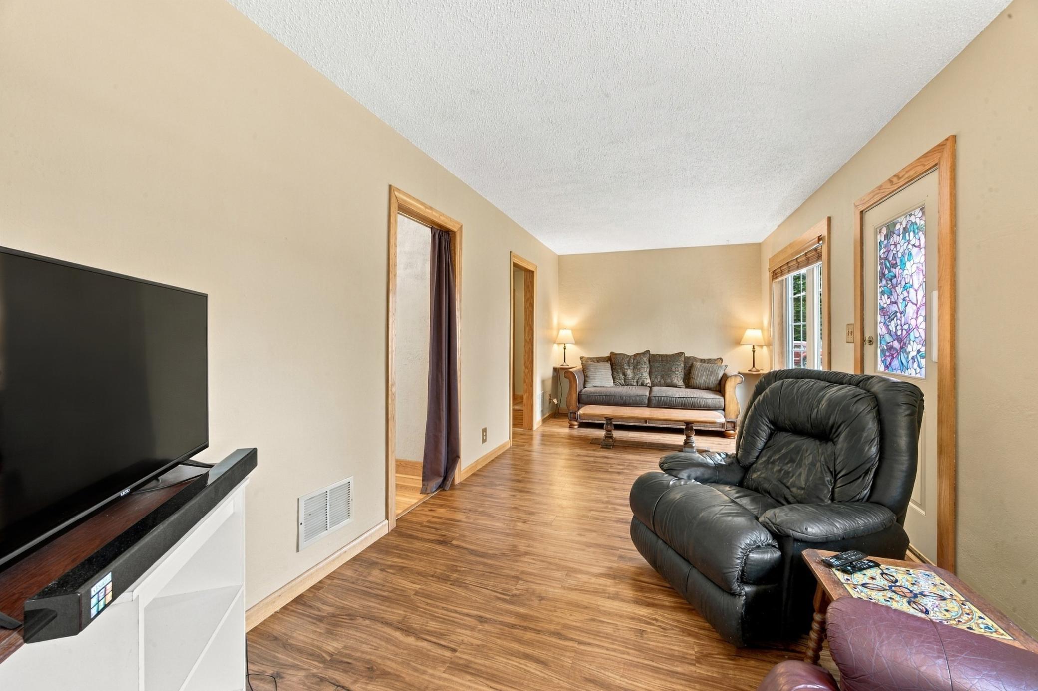 1953 single family home for sale at 1825 4th Street S in Moorhead, MN — 3 bed, 2 bath (photo 5 of 41)