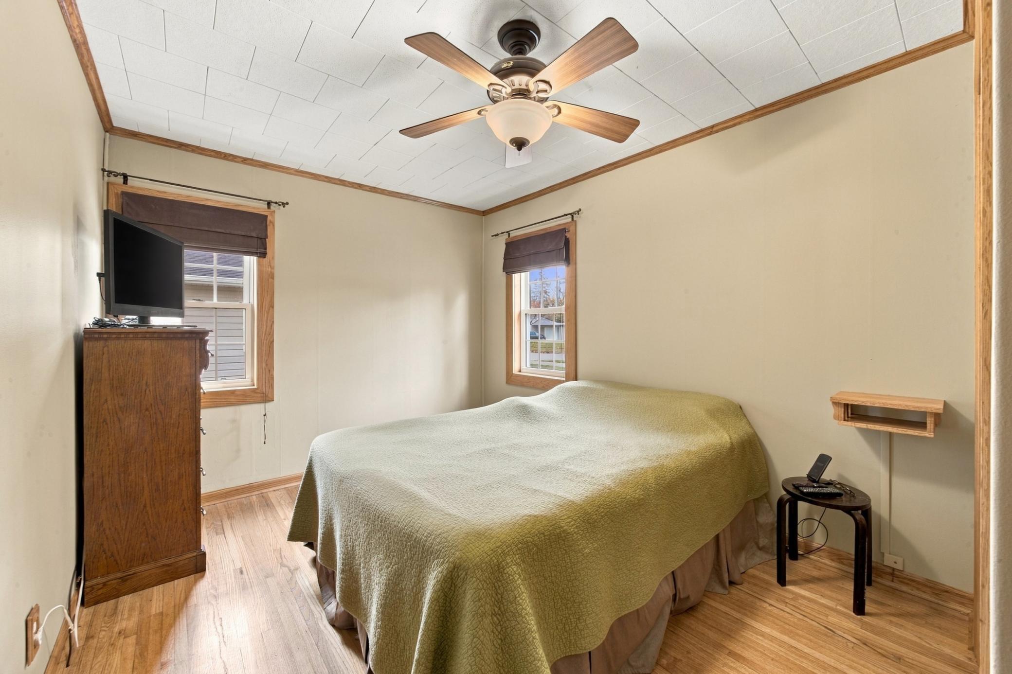 1953 single family home for sale at 1825 4th Street S in Moorhead, MN — 3 bed, 2 bath (photo 10 of 41)