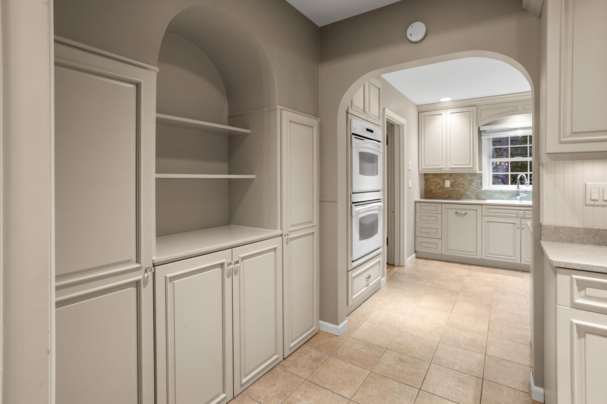 1940 single family home for sale at 1617 9th Street S in Fargo, ND — 4 bed, 4 bath (photo 20 of 66)