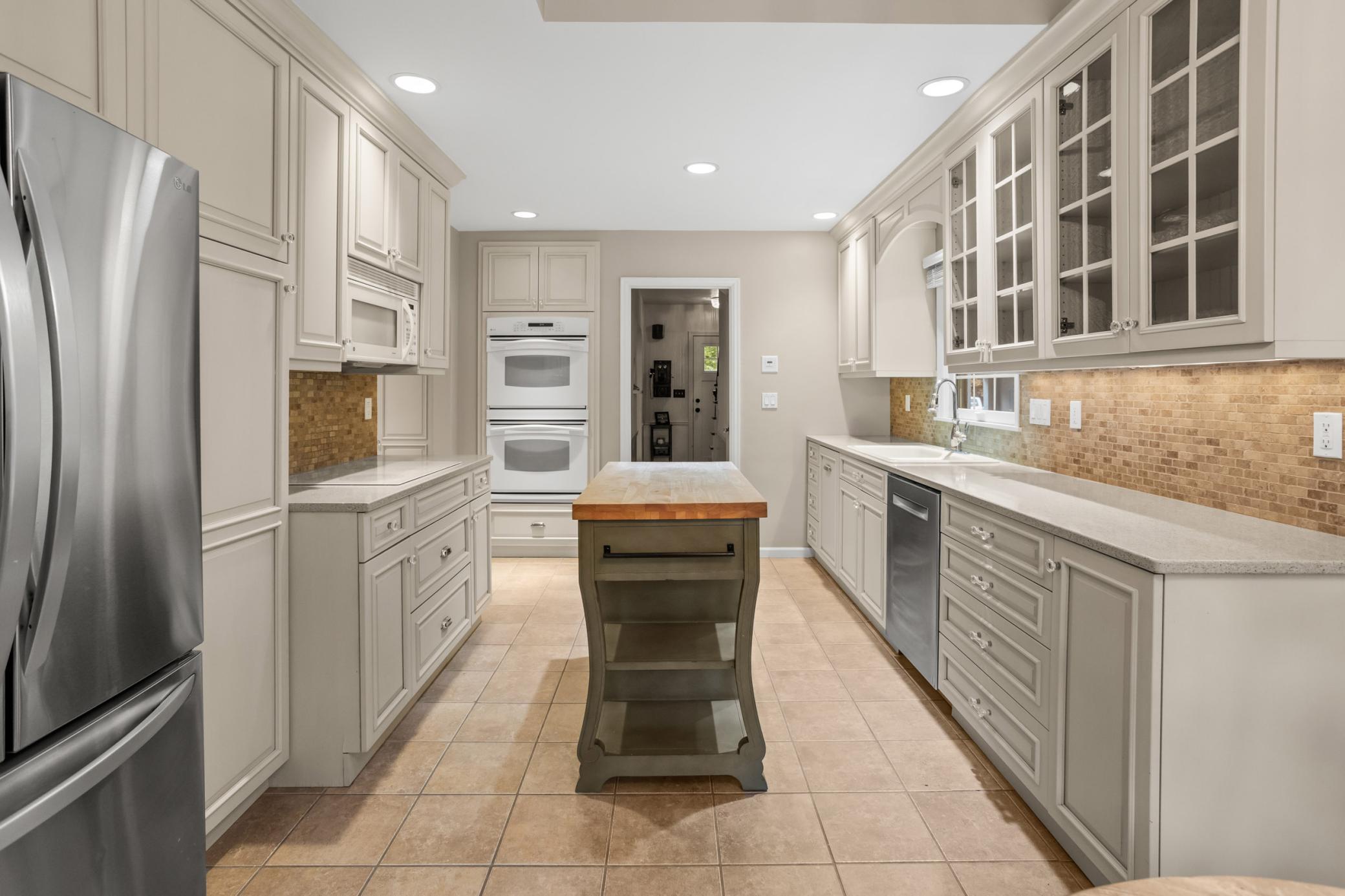 1940 single family home for sale at 1617 9th Street S in Fargo, ND — 4 bed, 4 bath (photo 26 of 66)