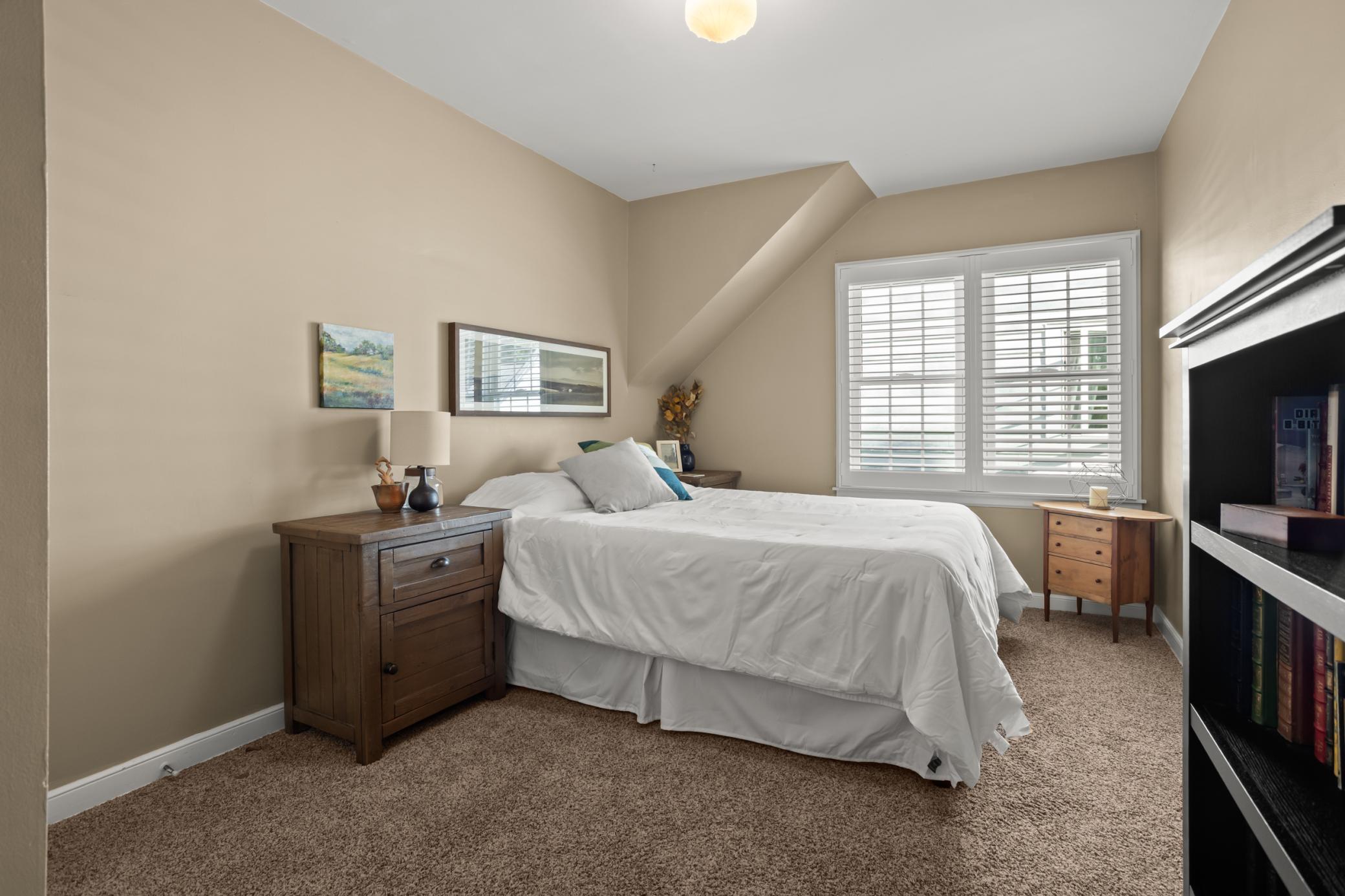 1940 single family home for sale at 1617 9th Street S in Fargo, ND — 4 bed, 4 bath (photo 50 of 66)