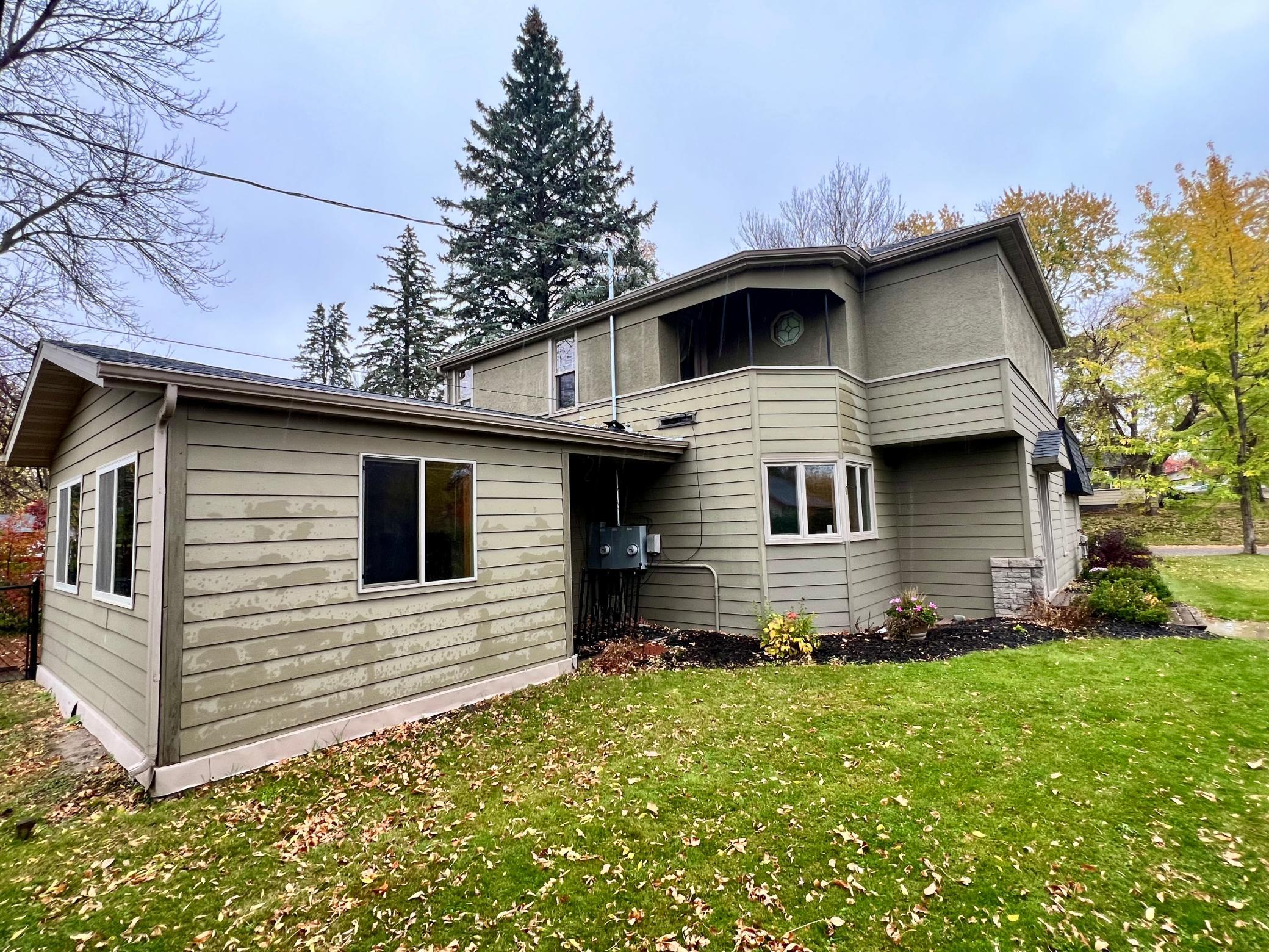 1954 single family home for sale at 218 8th Avenue in Bovey, MN — 4 bed, 3 bath (photo 5 of 25)