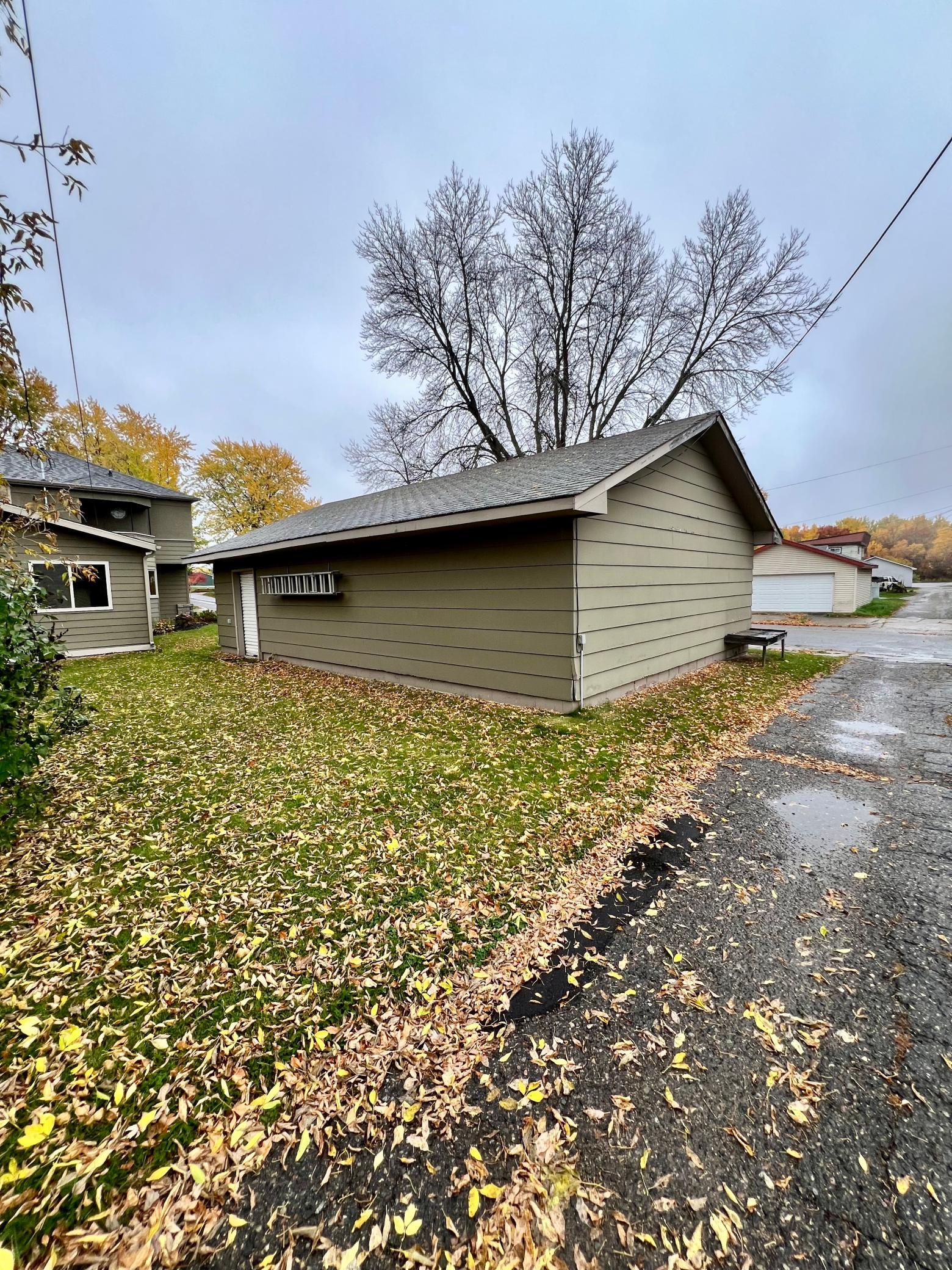 1954 single family home for sale at 218 8th Avenue in Bovey, MN — 4 bed, 3 bath (photo 8 of 25)