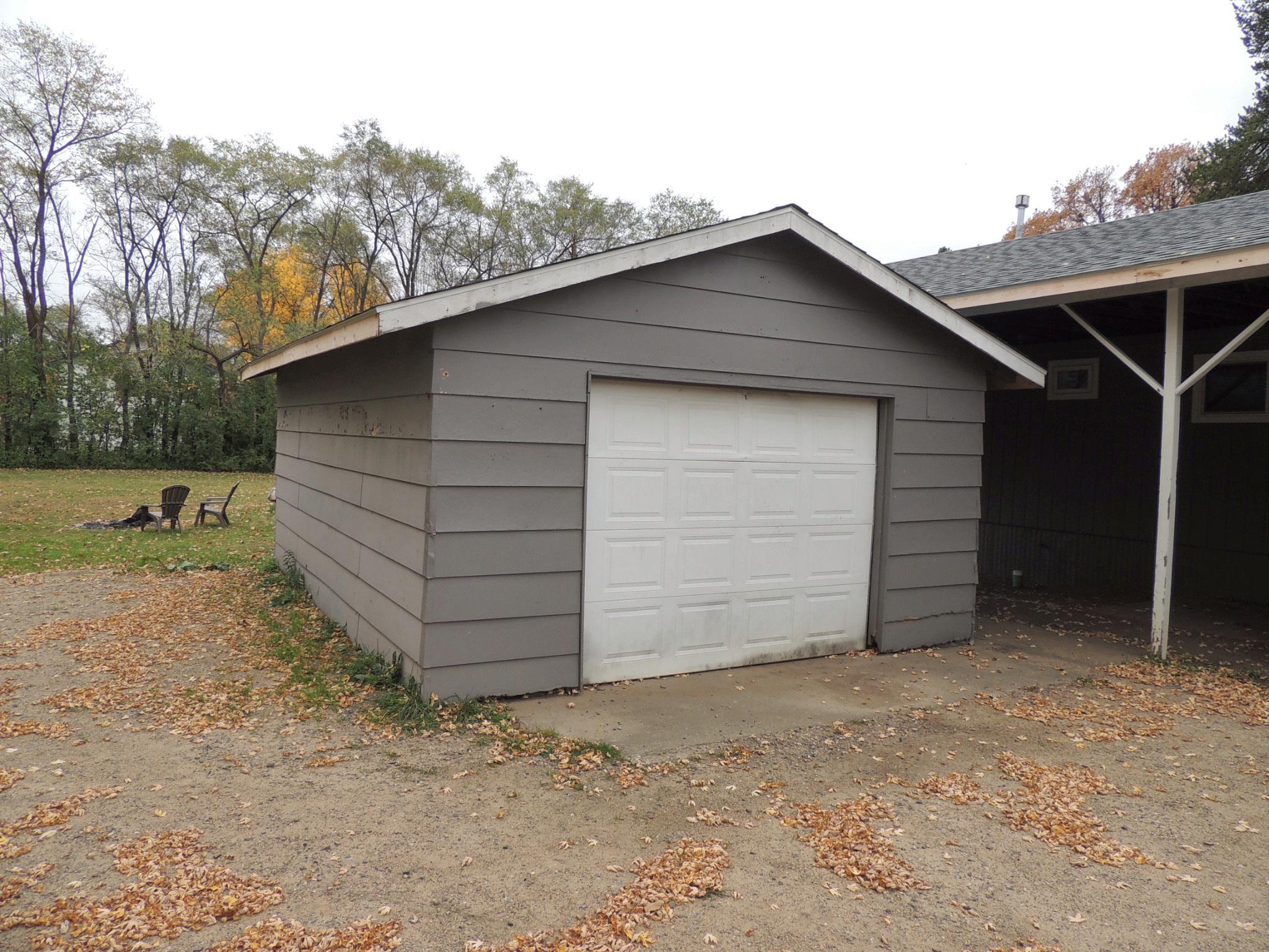1975 single family home for sale at 412 W Hazel Avenue in Pillager, MN — 3 bed, 1 bath (photo 10 of 18)