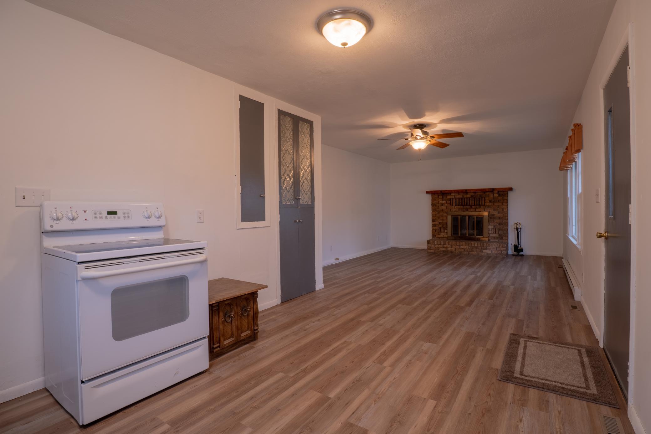 1955 single family home for sale at 216 1st Avenue E in Halstad, MN — 2 bed, 1 bath (photo 11 of 17)