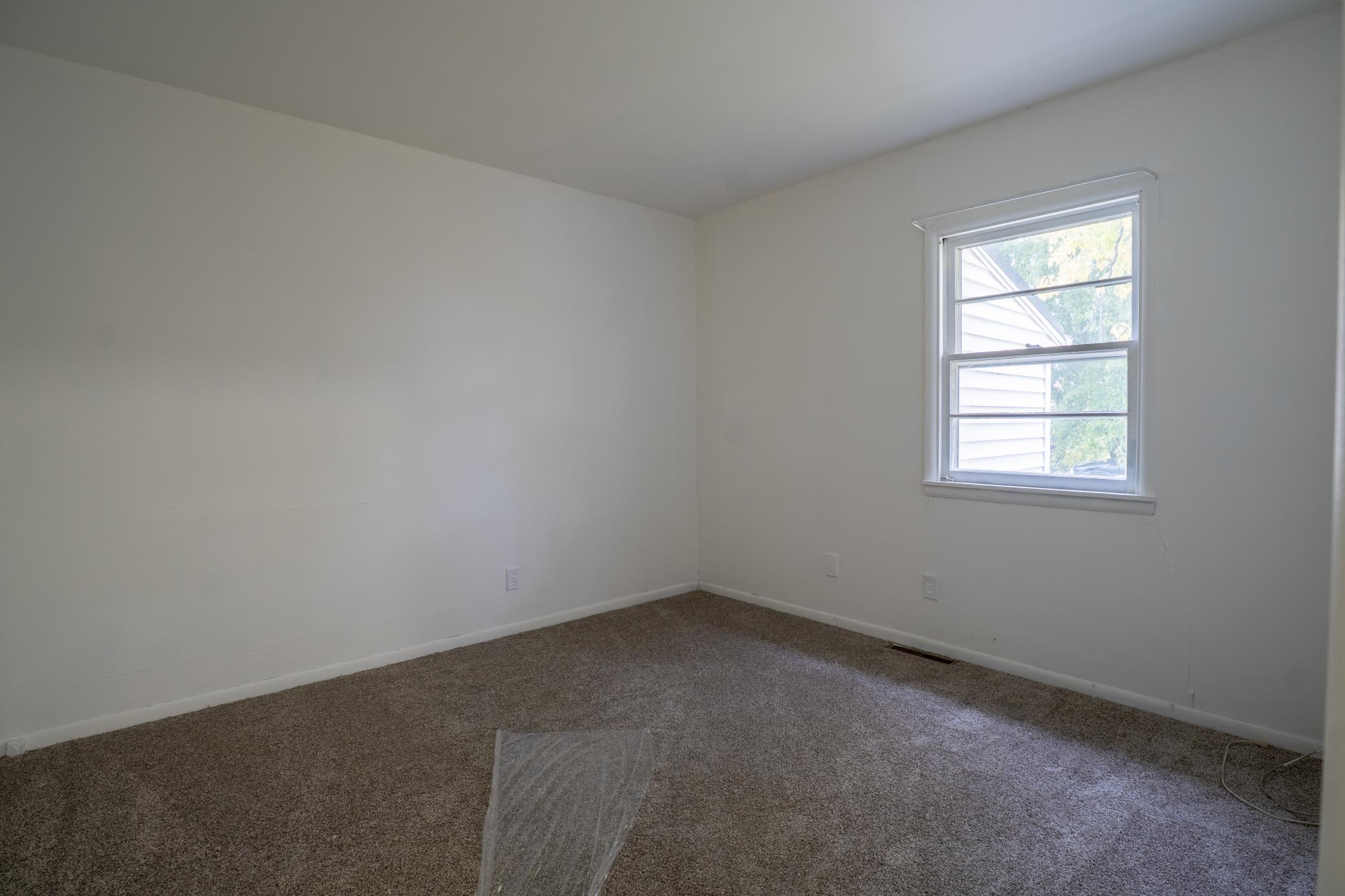 1955 single family home for sale at 216 1st Avenue E in Halstad, MN — 2 bed, 1 bath (photo 15 of 17)