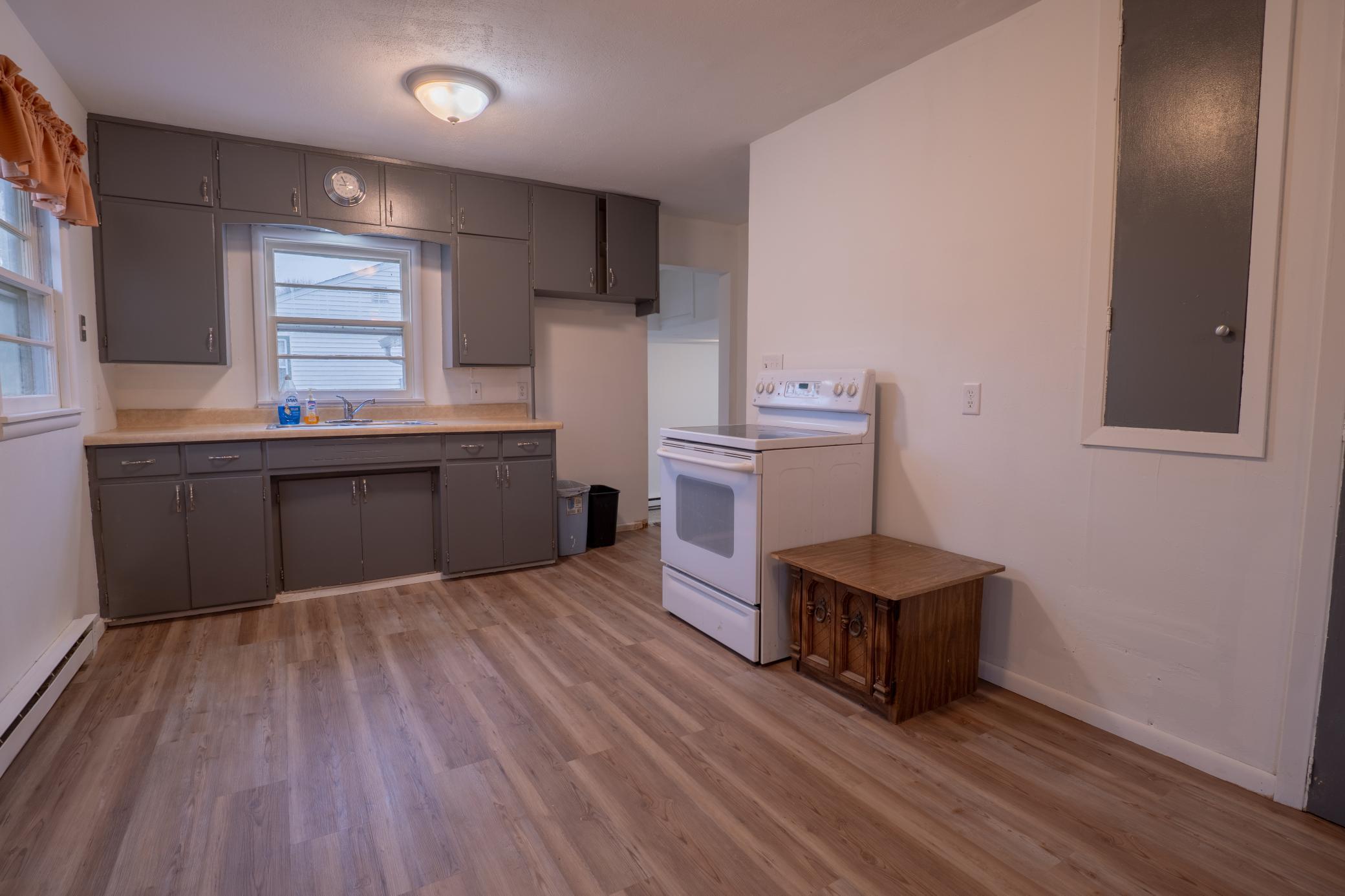 1955 single family home for sale at 216 1st Avenue E in Halstad, MN — 2 bed, 1 bath (photo 9 of 17)