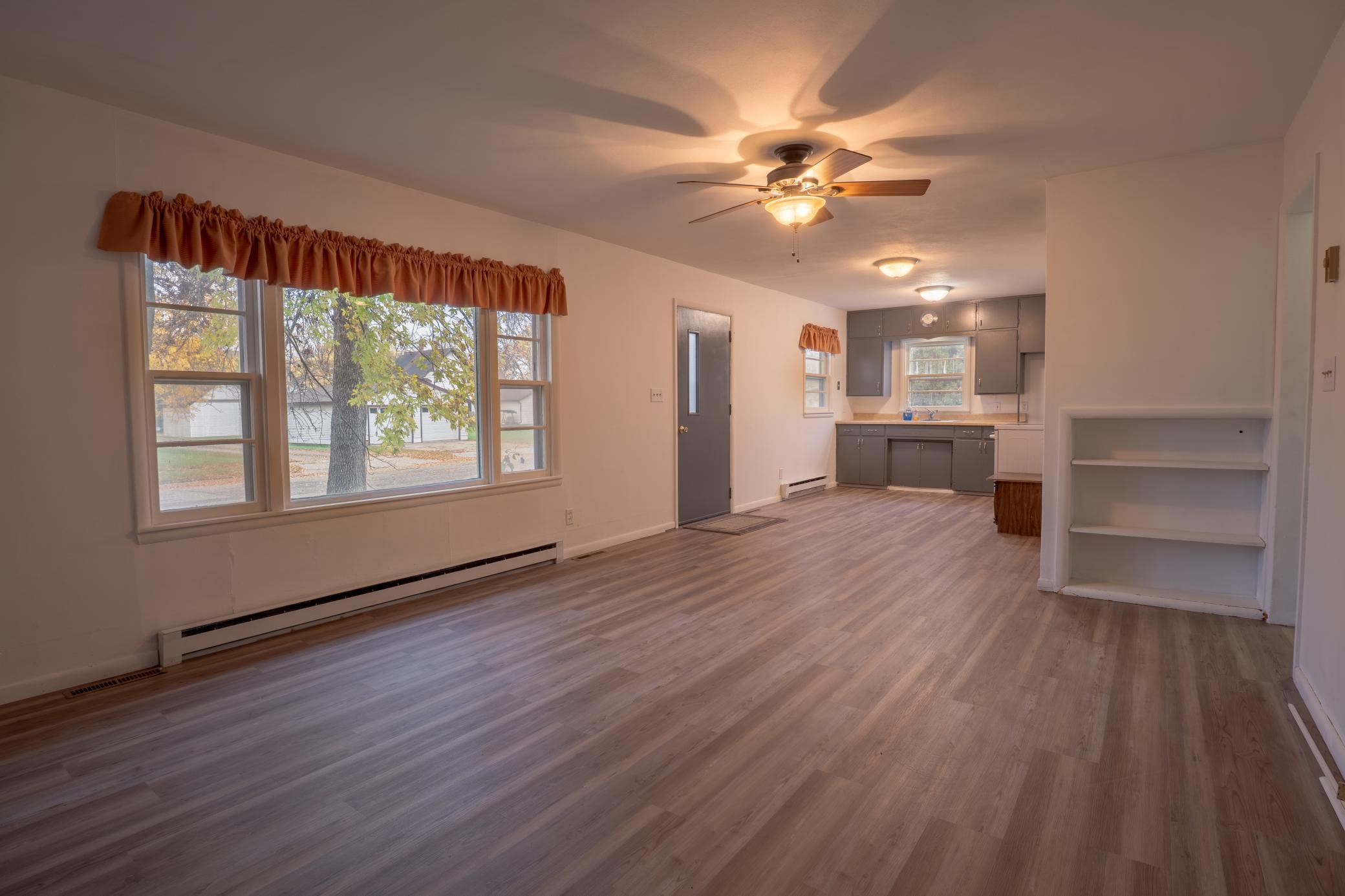 1955 single family home for sale at 216 1st Avenue E in Halstad, MN — 2 bed, 1 bath (photo 10 of 17)