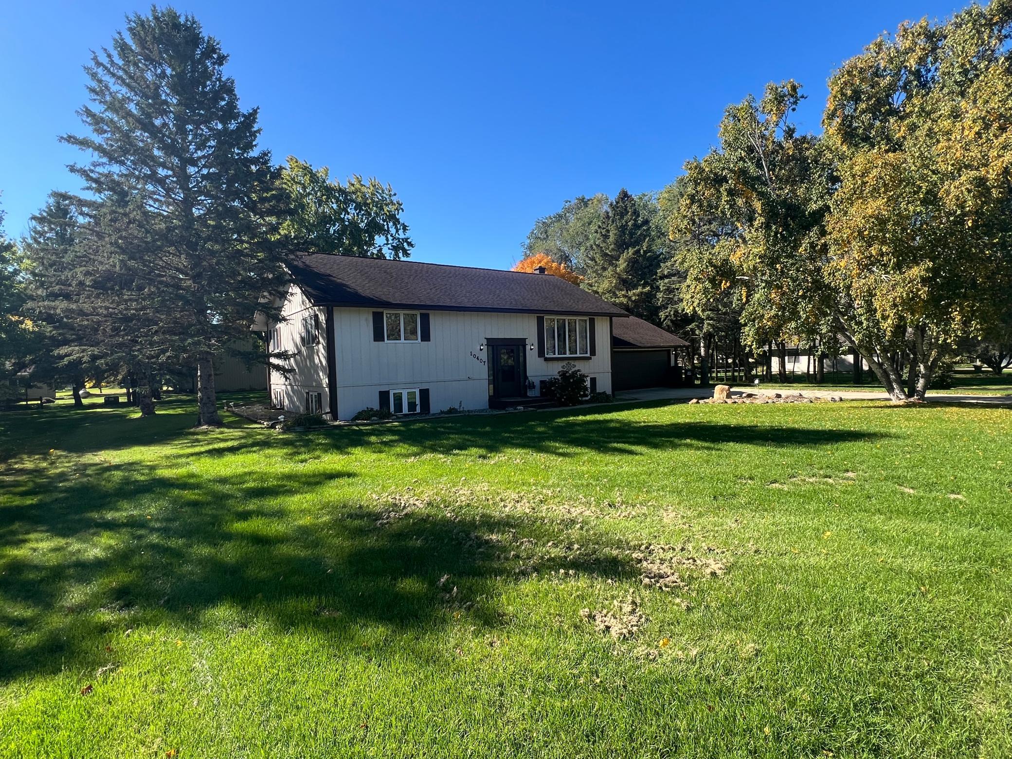 1978 single family home for sale at 10407 Navajo Street in Wadena, MN — 4 bed, 2 bath