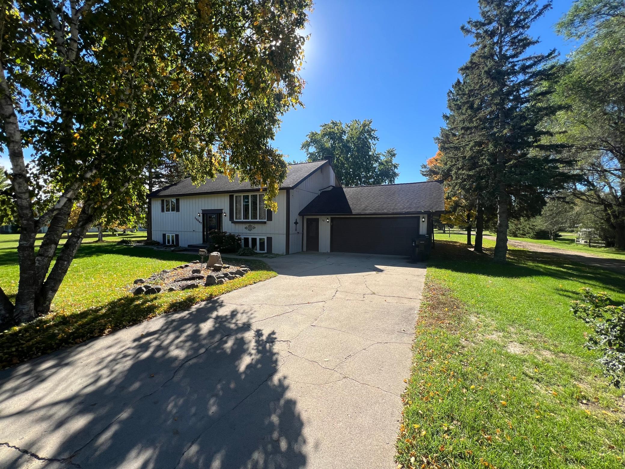 1978 single family home for sale at 10407 Navajo Street in Wadena, MN — 4 bed, 2 bath (photo 3 of 29)
