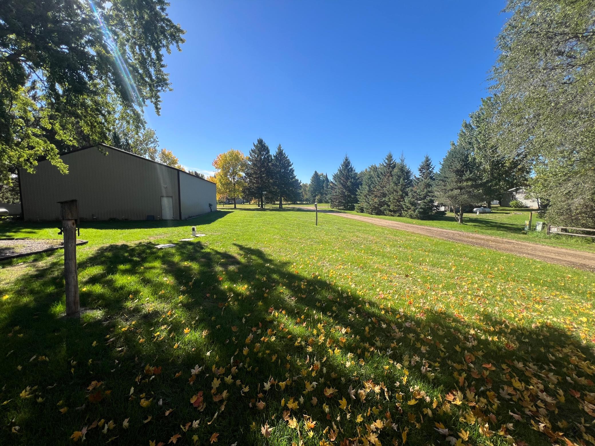 1978 single family home for sale at 10407 Navajo Street in Wadena, MN — 4 bed, 2 bath (photo 5 of 29)