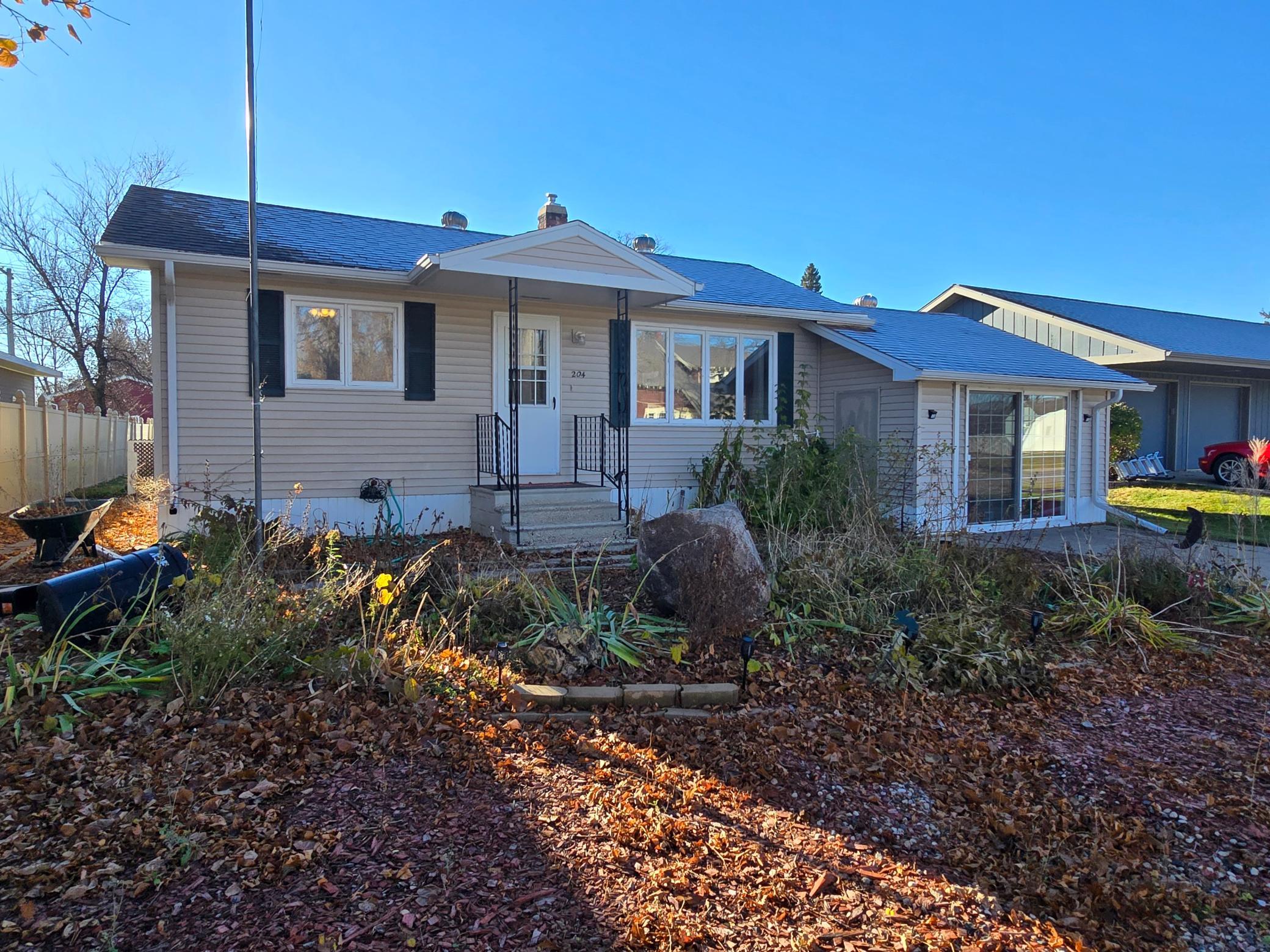 1946 single family home for sale at 204 W 2nd Street in Argyle, MN — 2 bed, 1 bath