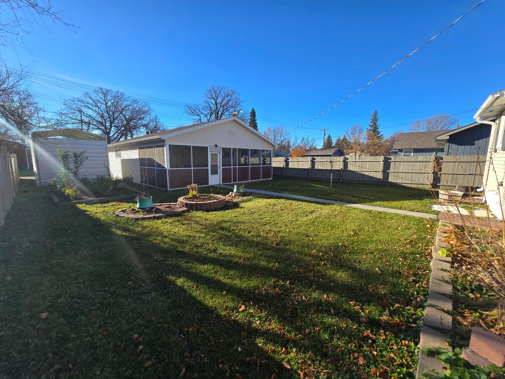 1946 single family home for sale at 204 W 2nd Street in Argyle, MN — 2 bed, 1 bath (photo 11 of 18)