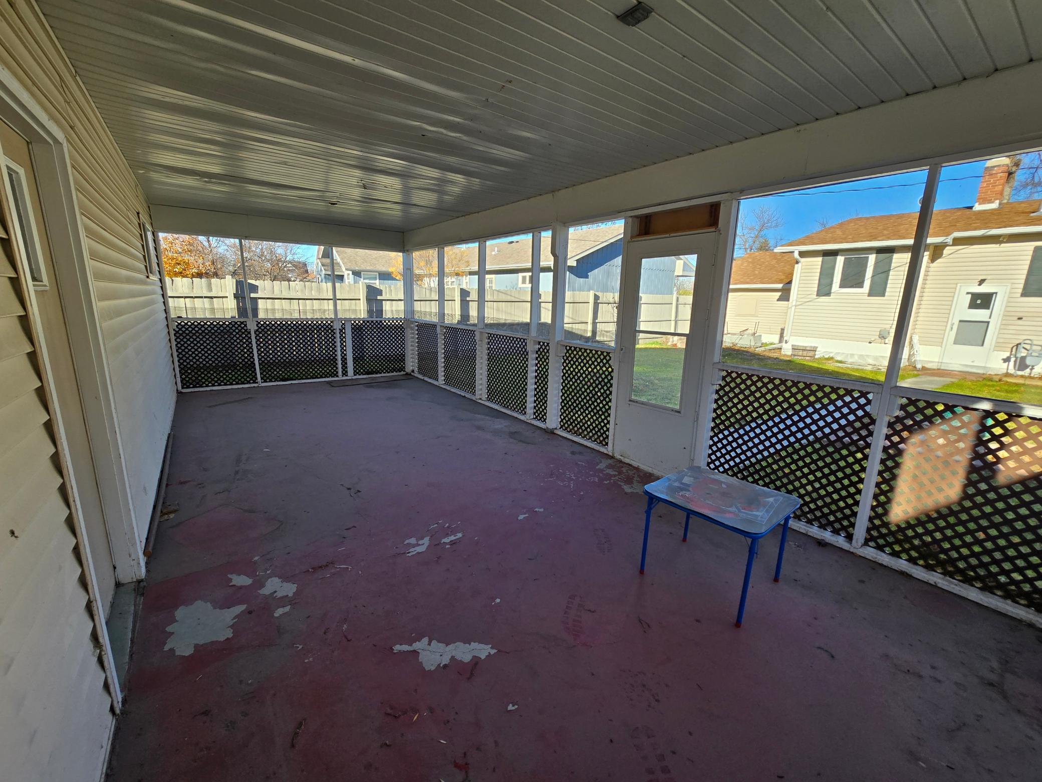 1946 single family home for sale at 204 W 2nd Street in Argyle, MN — 2 bed, 1 bath (photo 13 of 18)
