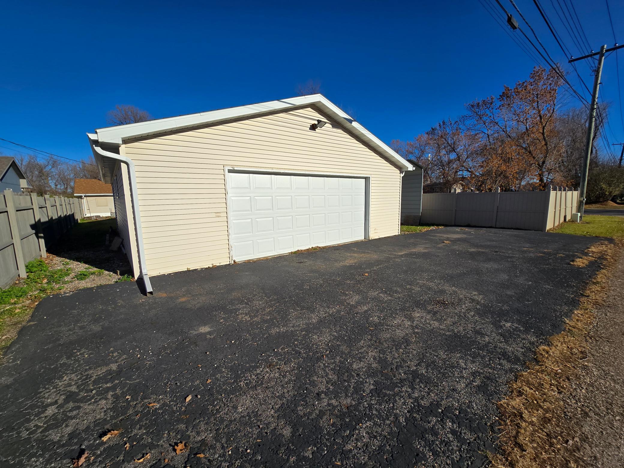 1946 single family home for sale at 204 W 2nd Street in Argyle, MN — 2 bed, 1 bath (photo 15 of 18)