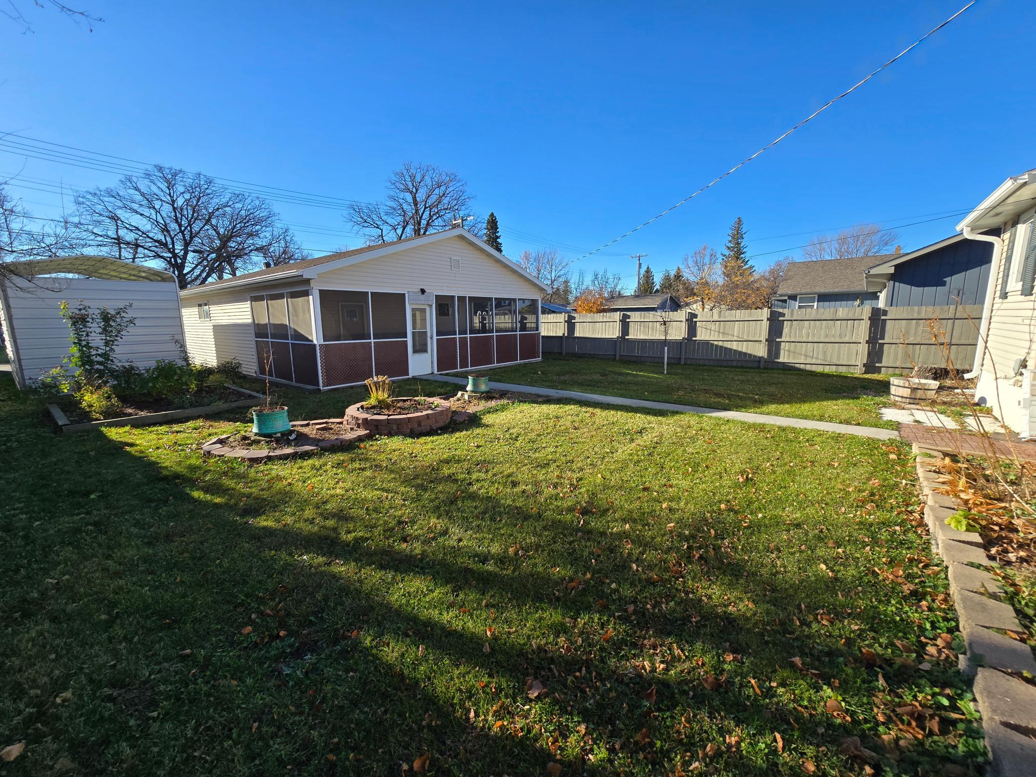 1946 single family home for sale at 204 W 2nd Street in Argyle, MN — 2 bed, 1 bath (photo 16 of 18)
