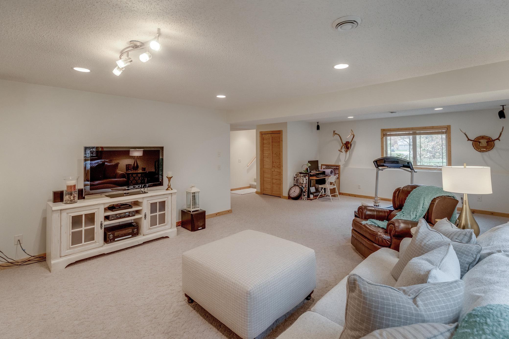 2004 single family home for sale at 7141 Stone Ridge in Brainerd, MN — 4 bed, 3 bath (photo 19 of 37)
