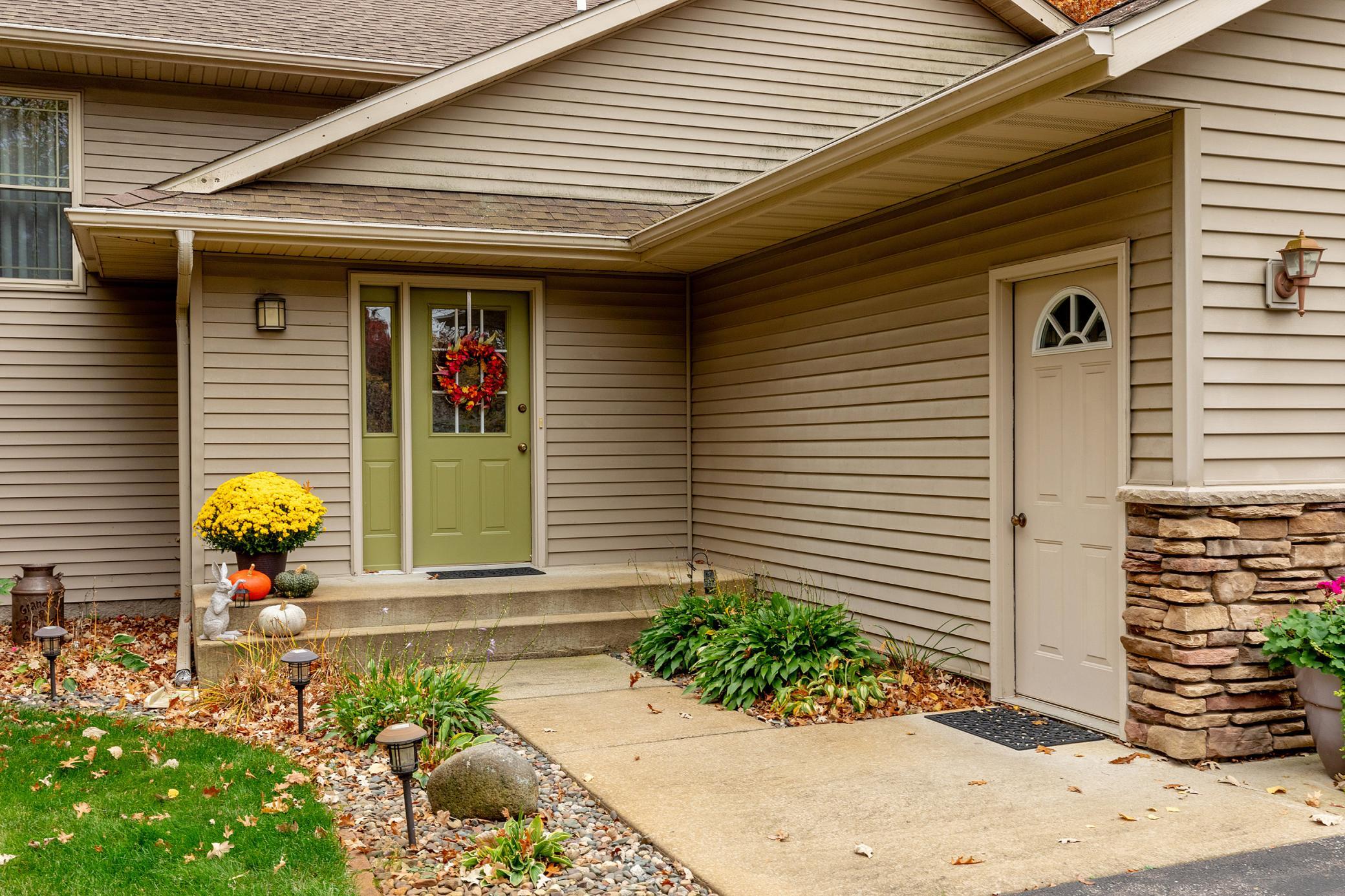 2004 single family home for sale at 7141 Stone Ridge in Brainerd, MN — 4 bed, 3 bath (photo 3 of 37)