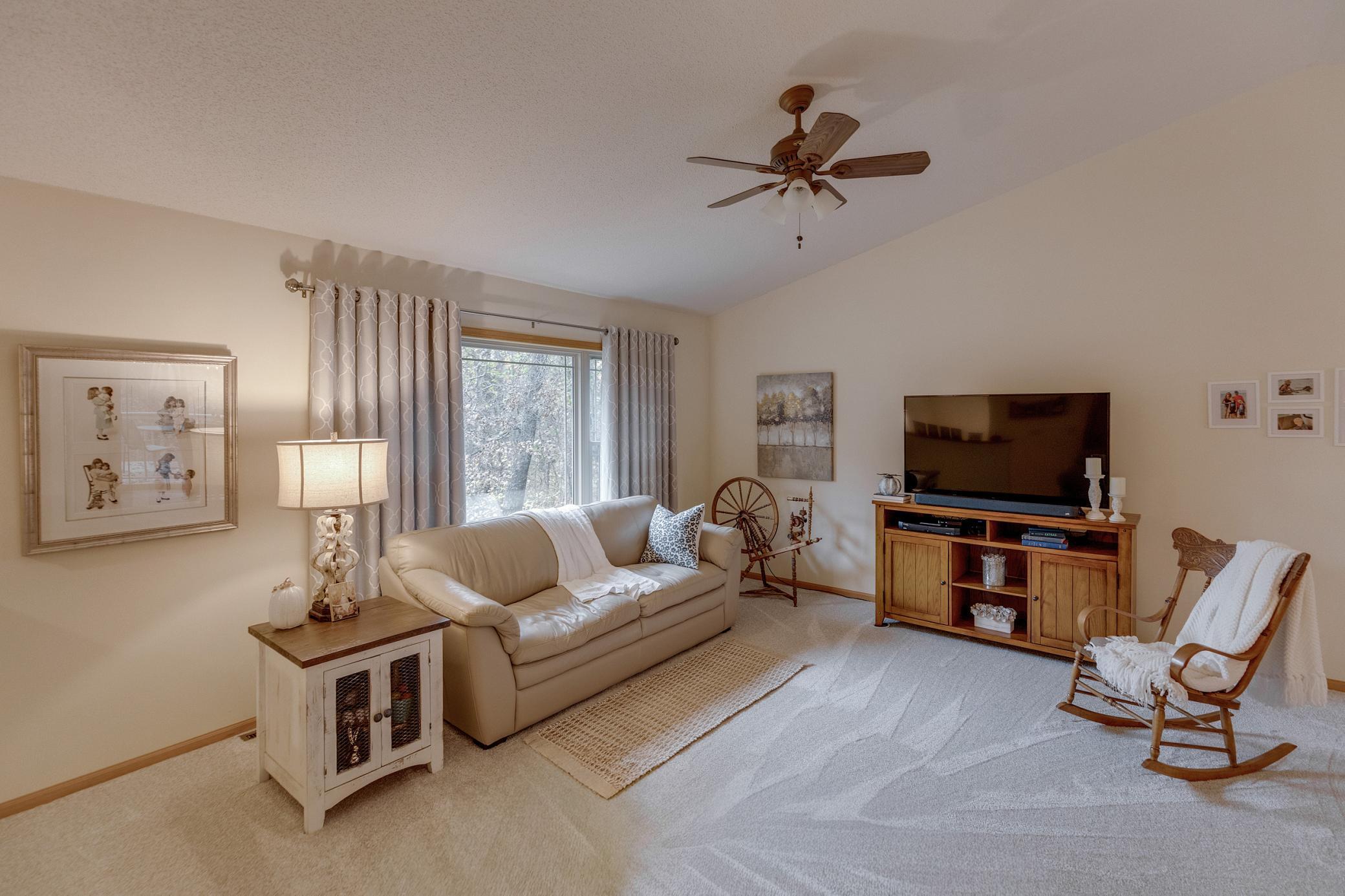 2004 single family home for sale at 7141 Stone Ridge in Brainerd, MN — 4 bed, 3 bath (photo 4 of 37)