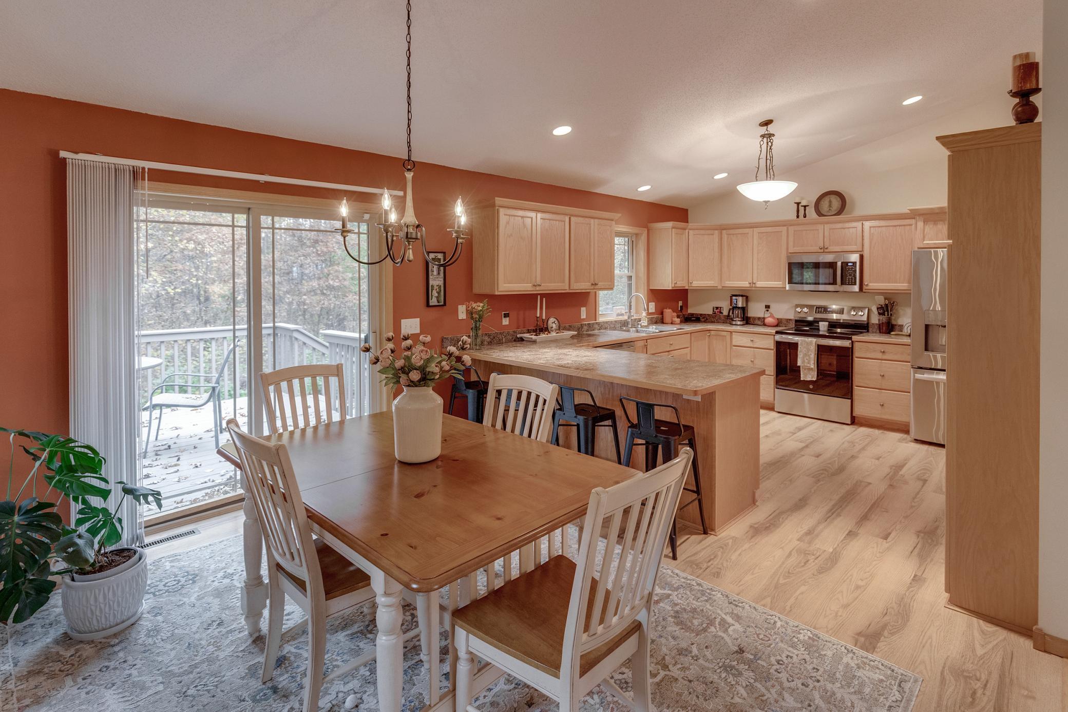 2004 single family home for sale at 7141 Stone Ridge in Brainerd, MN — 4 bed, 3 bath (photo 7 of 37)