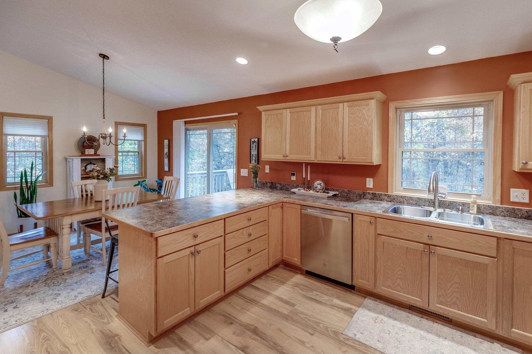 2004 single family home for sale at 7141 Stone Ridge in Brainerd, MN — 4 bed, 3 bath (photo 10 of 37)